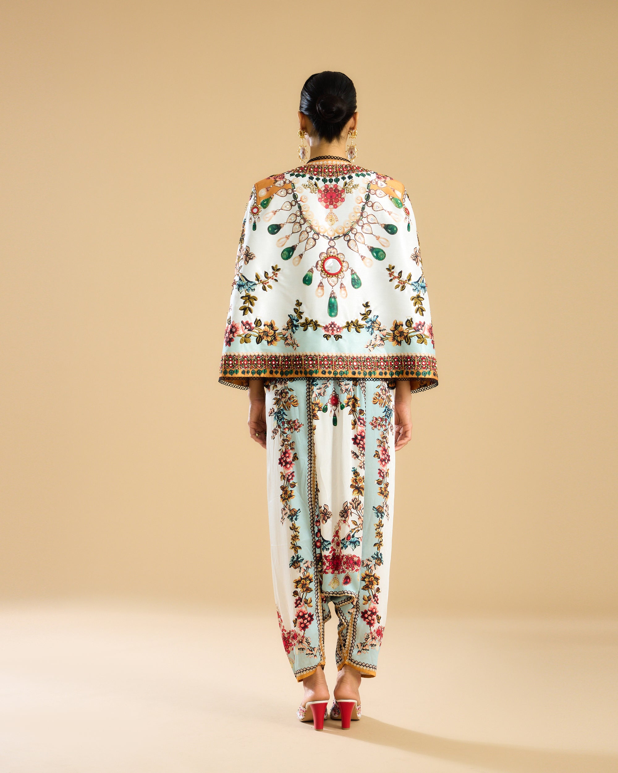 Nizam : Madina - Ivory/Aqua