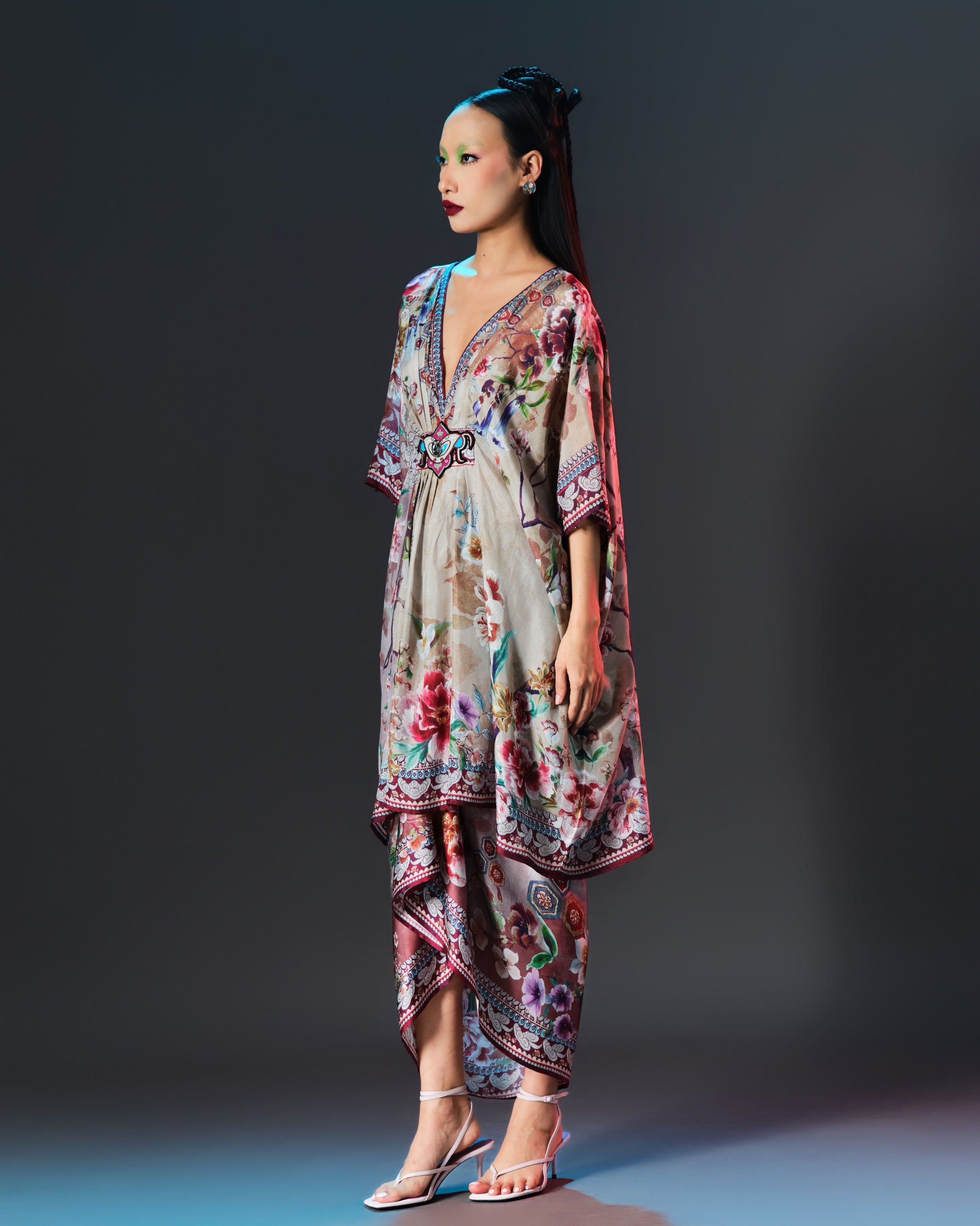 Ikebana : Maya/Indonesia - Brick/Beige