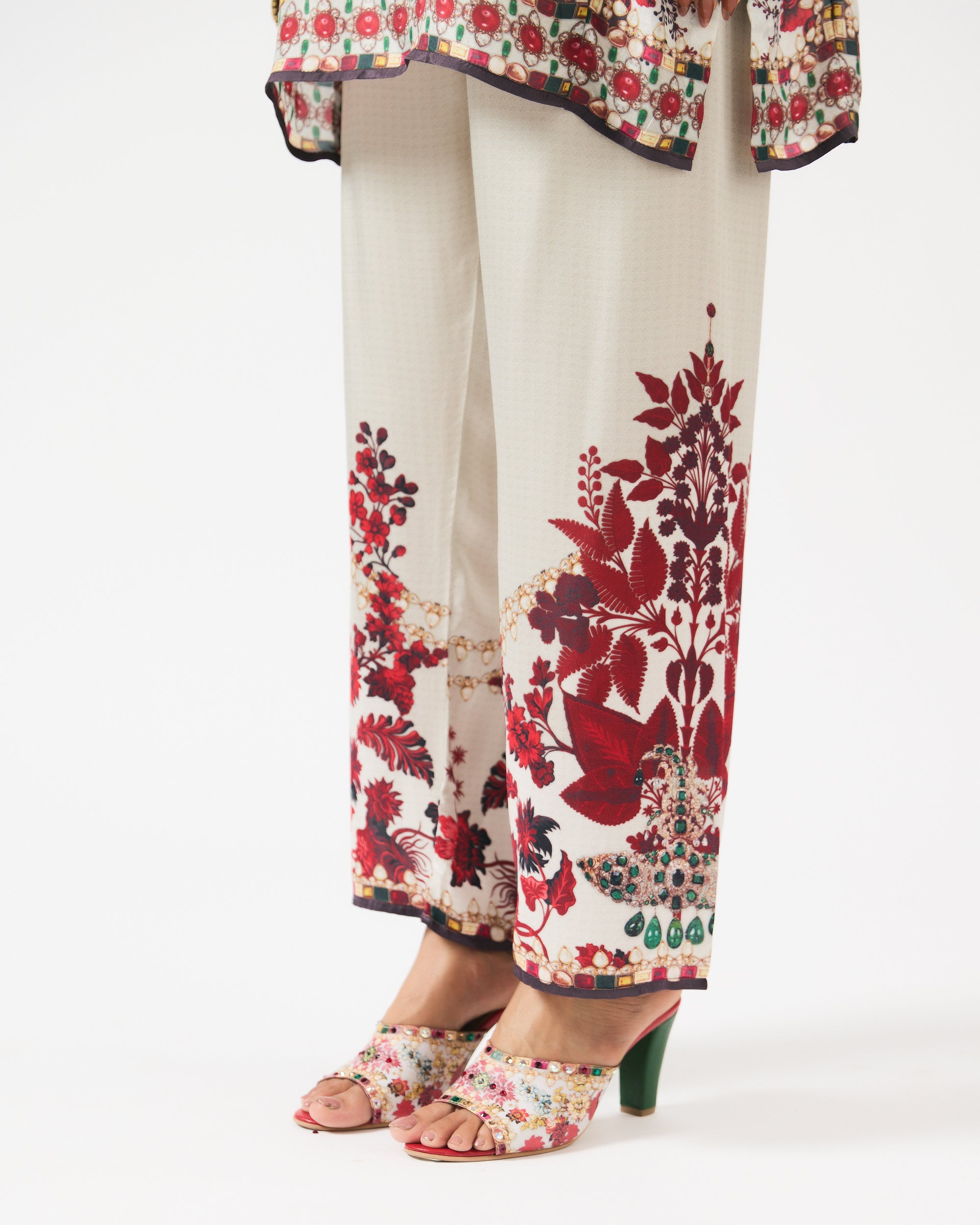Nizam : Ghazal - Ivory/Red