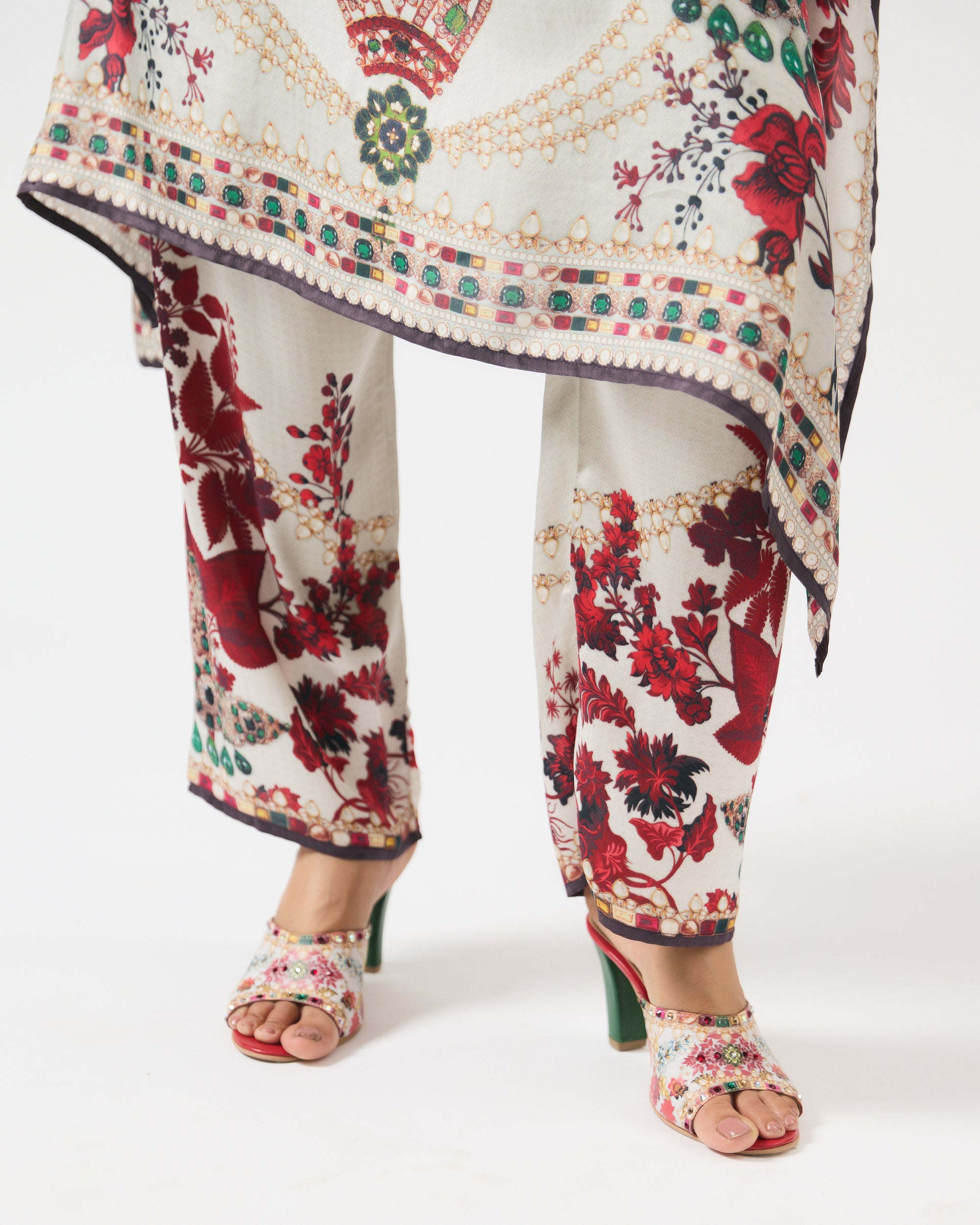 Nizam : Chantelle - Ivory/Red