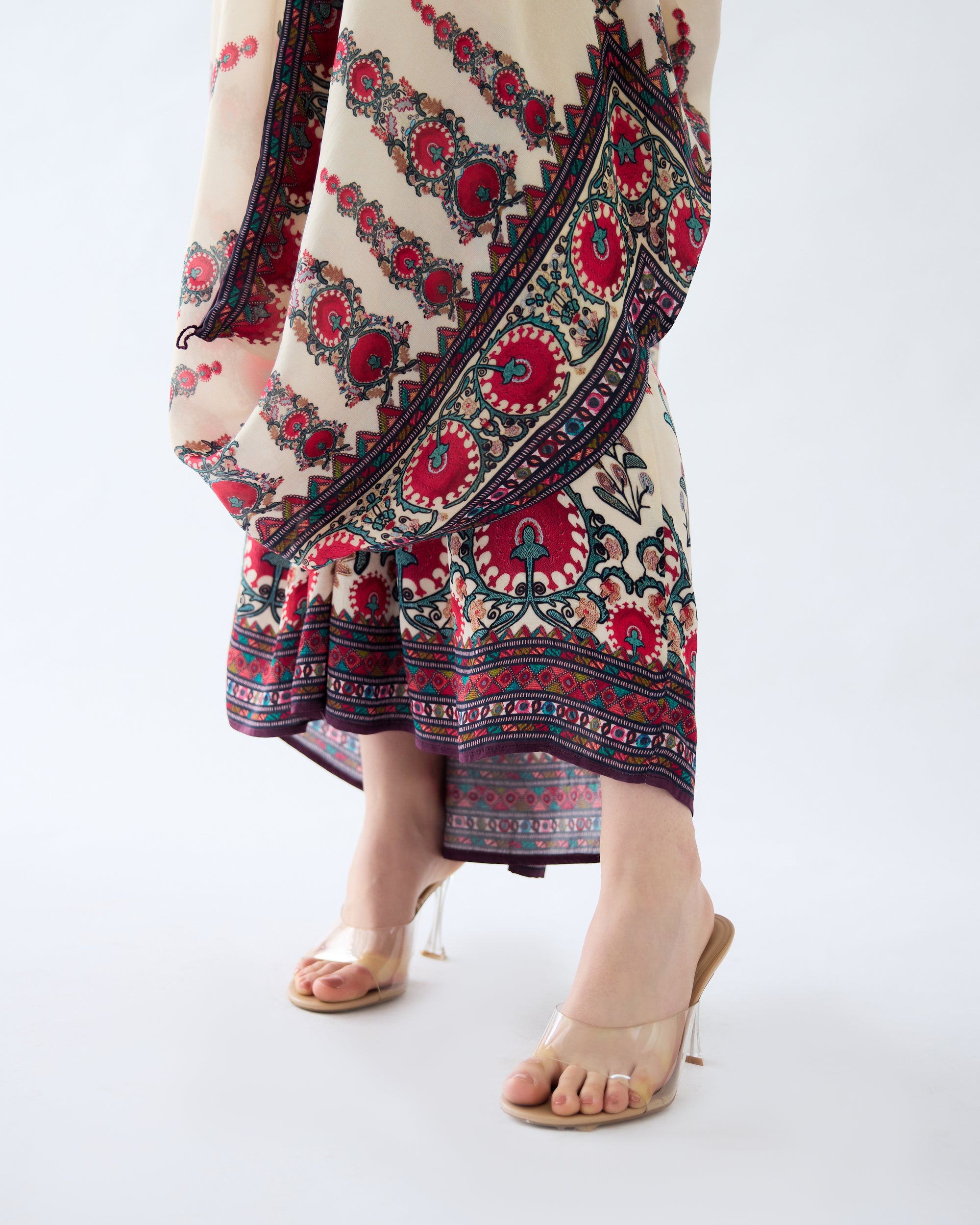 Bukhara : Dalilah/Surilee - Maroon