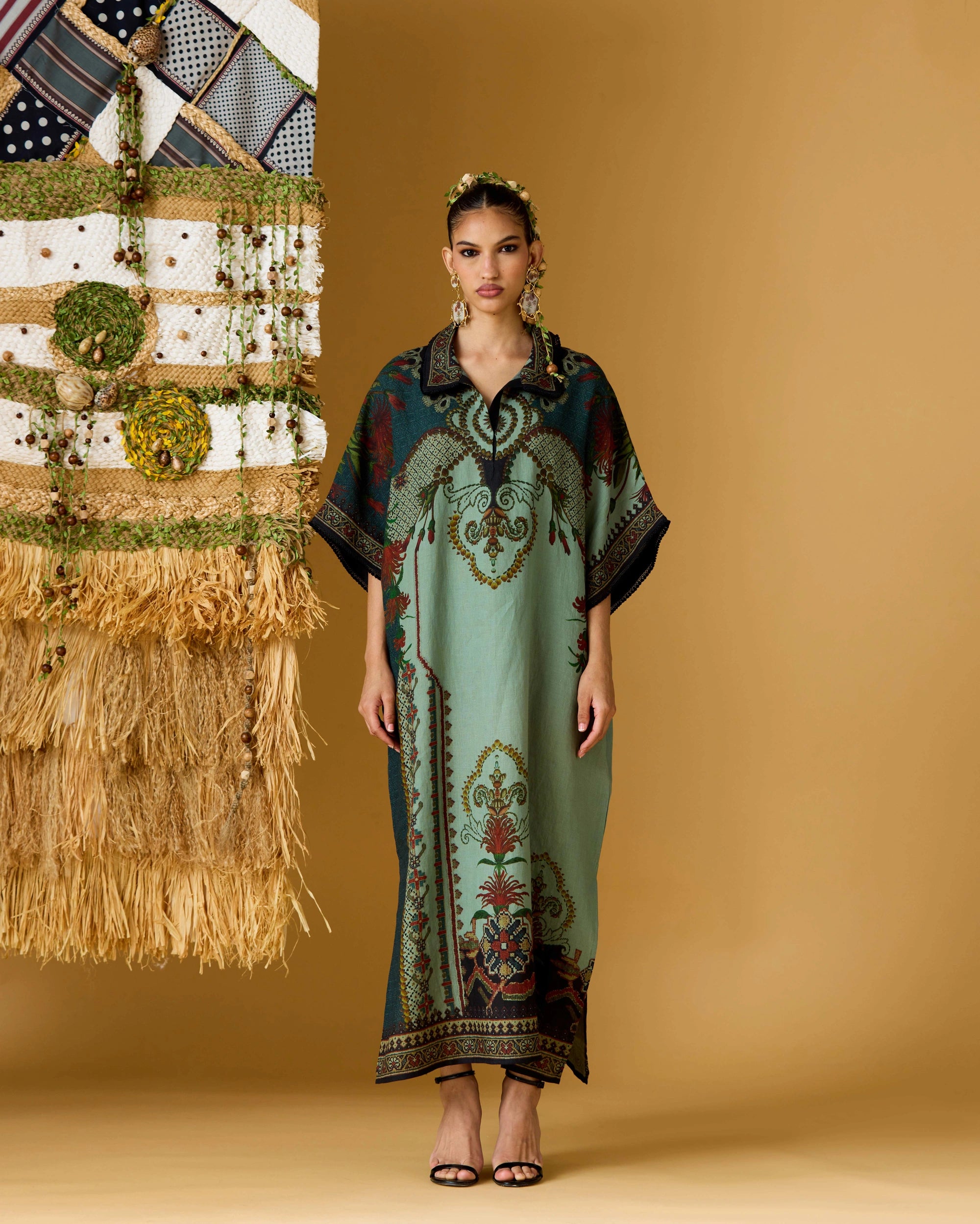 CHATEAU BOTANIQUE : Briana