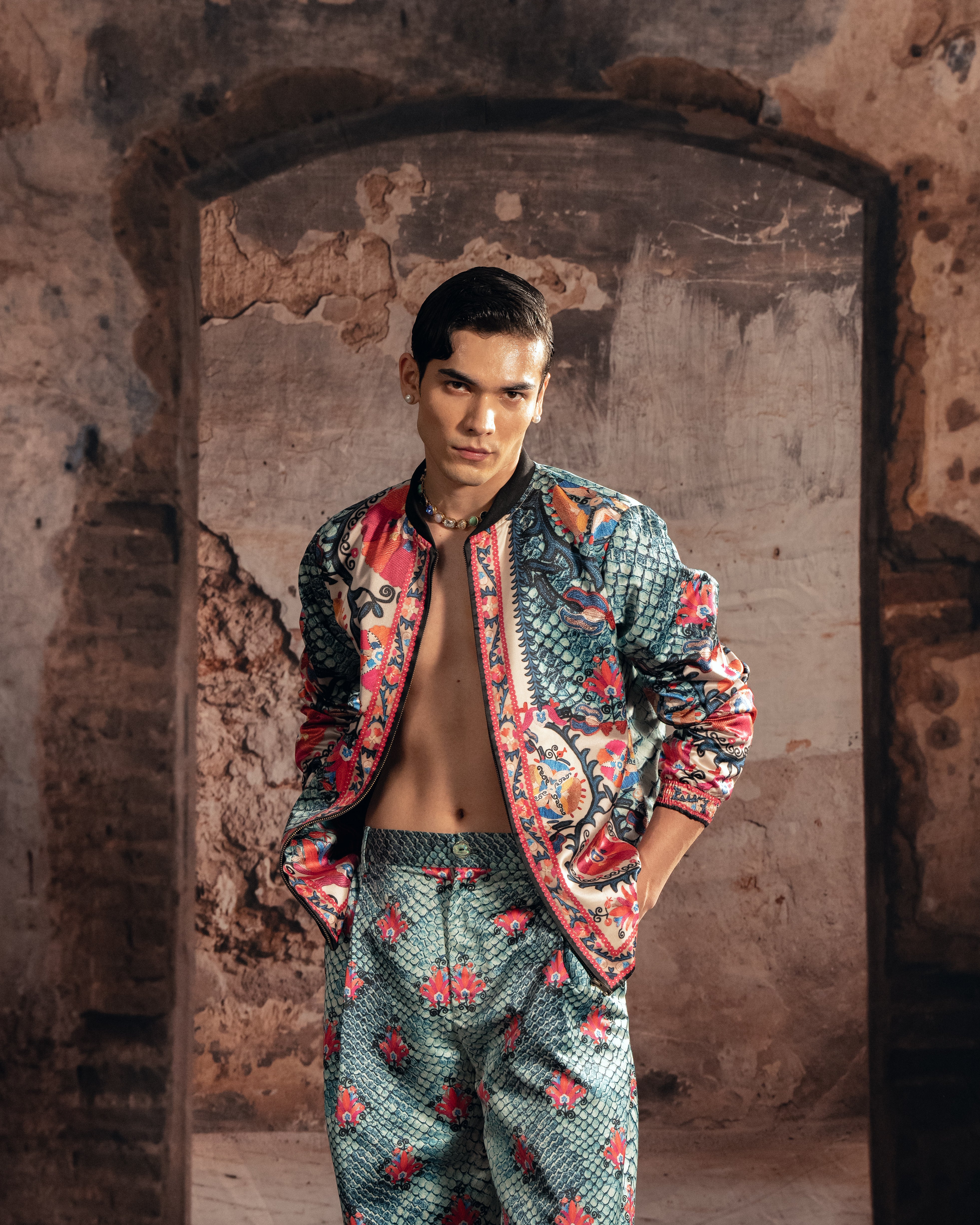 BUKHARA : Romeo