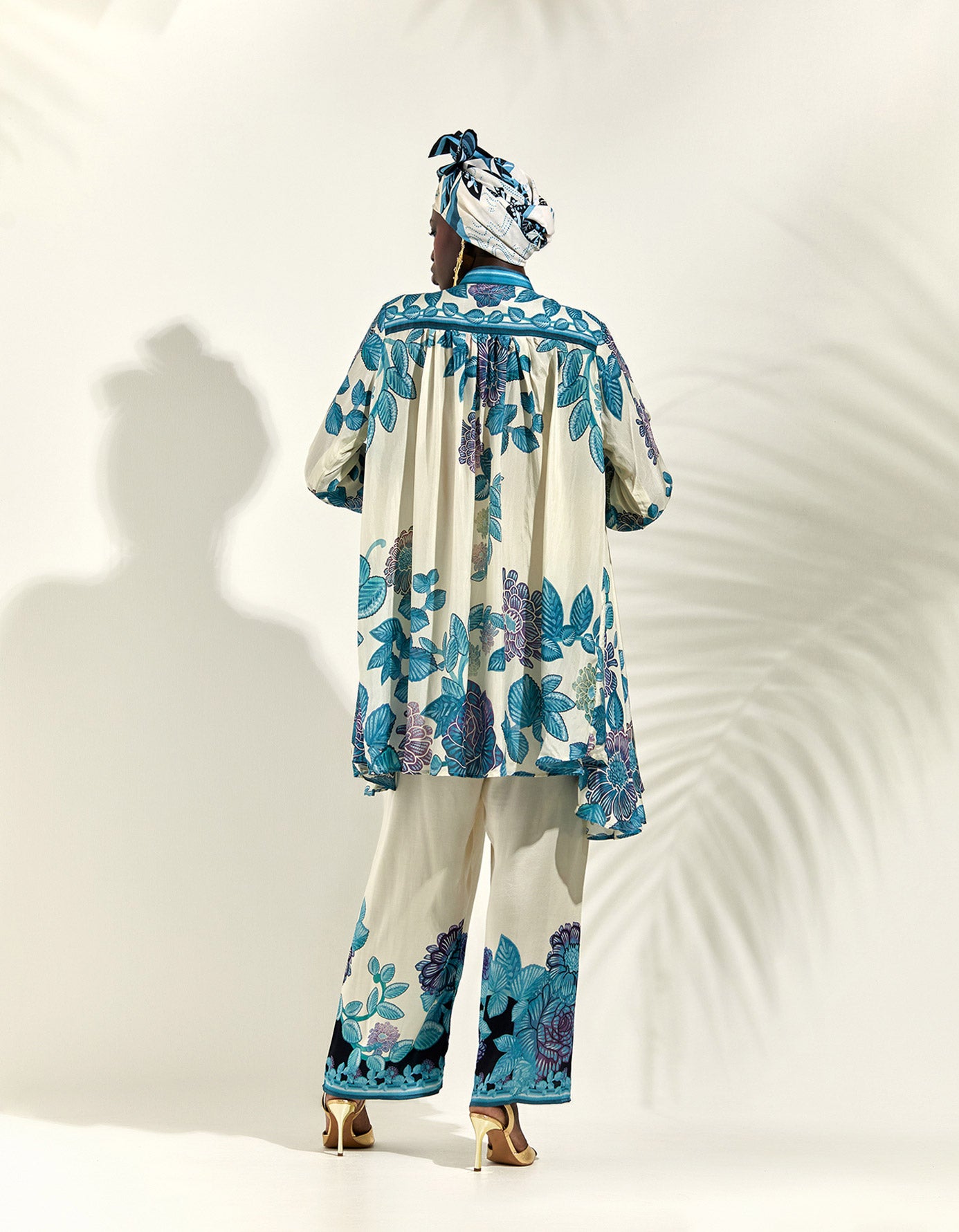 Jamaica : Nilofer - Ivory/Blue