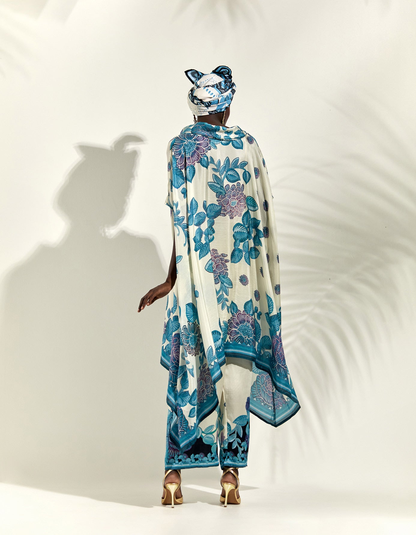 Jamaica : Lavanya - Ivory/Blue