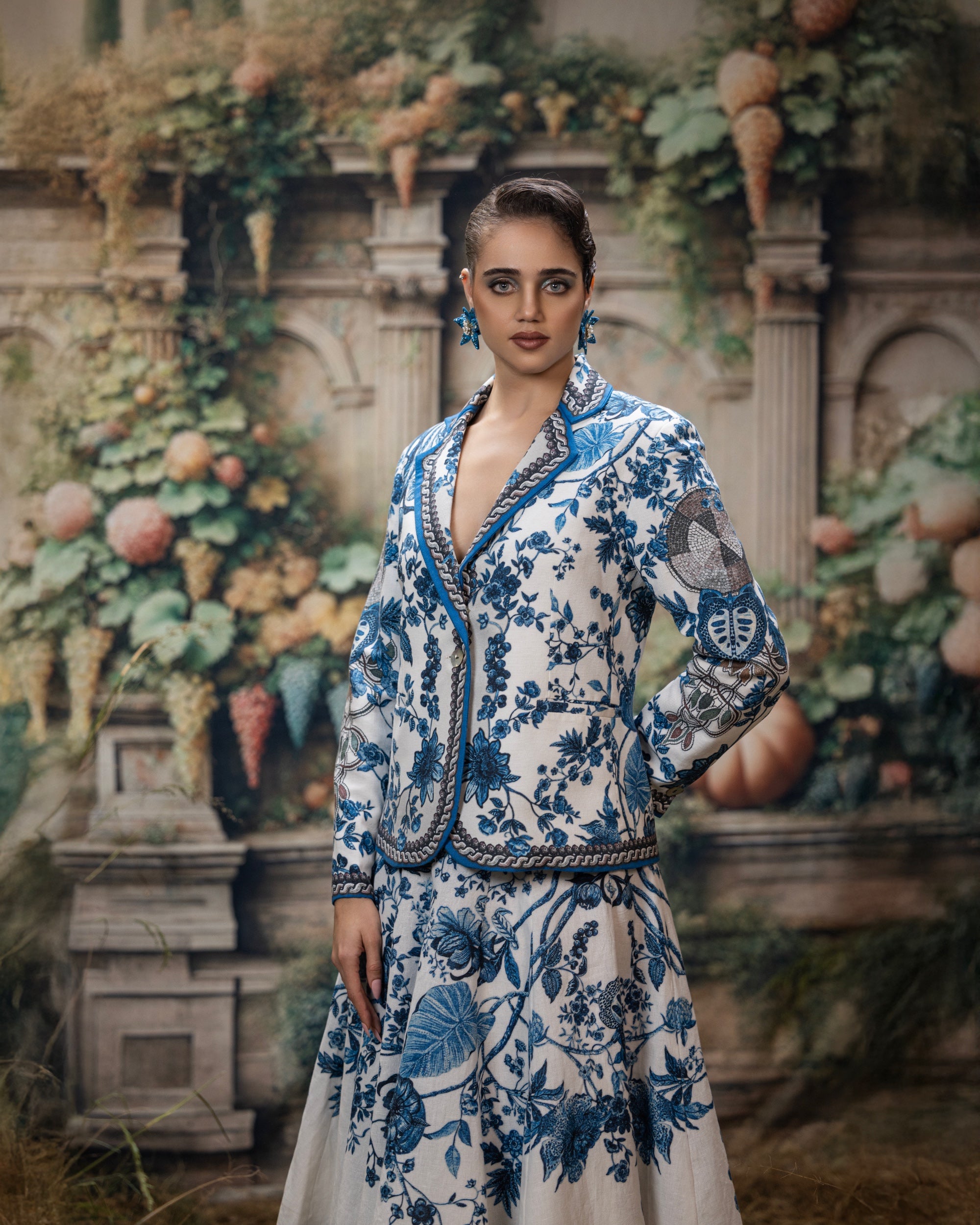 Florence : Raveena/Godiva - White/Blue