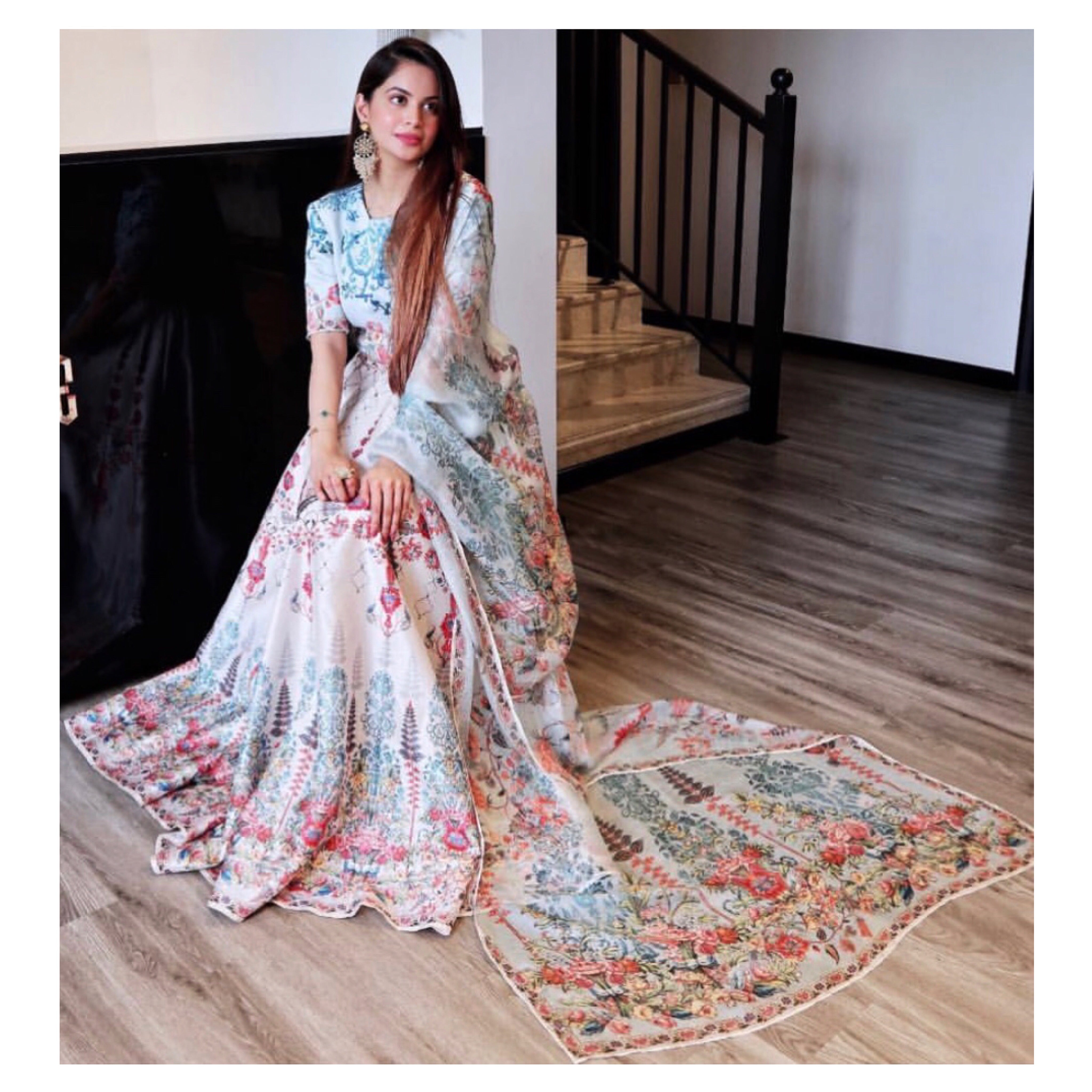 Mariyam Iqbal (Mimz.Blog)