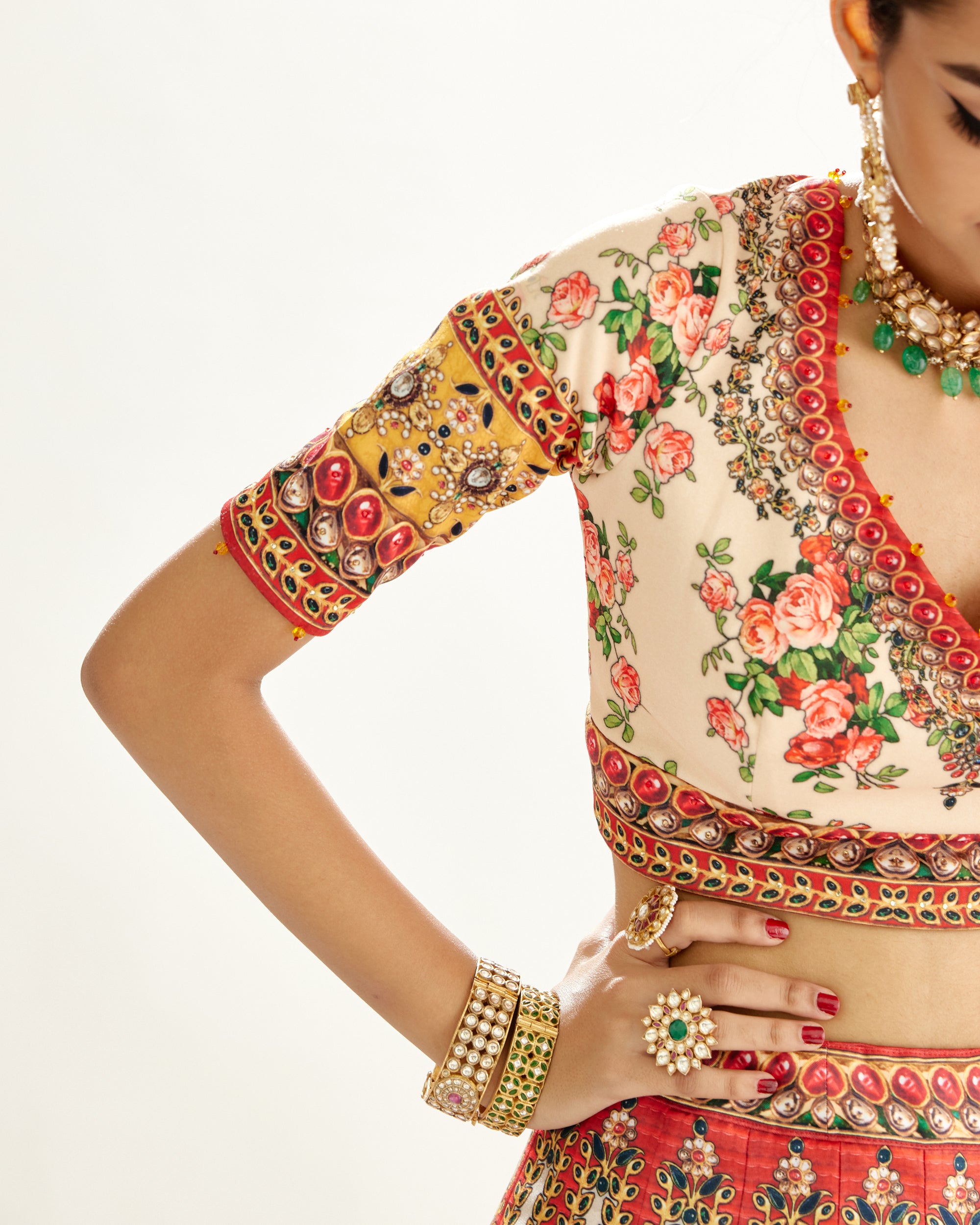 Pakeezah : Leela - Ivory/Mustard