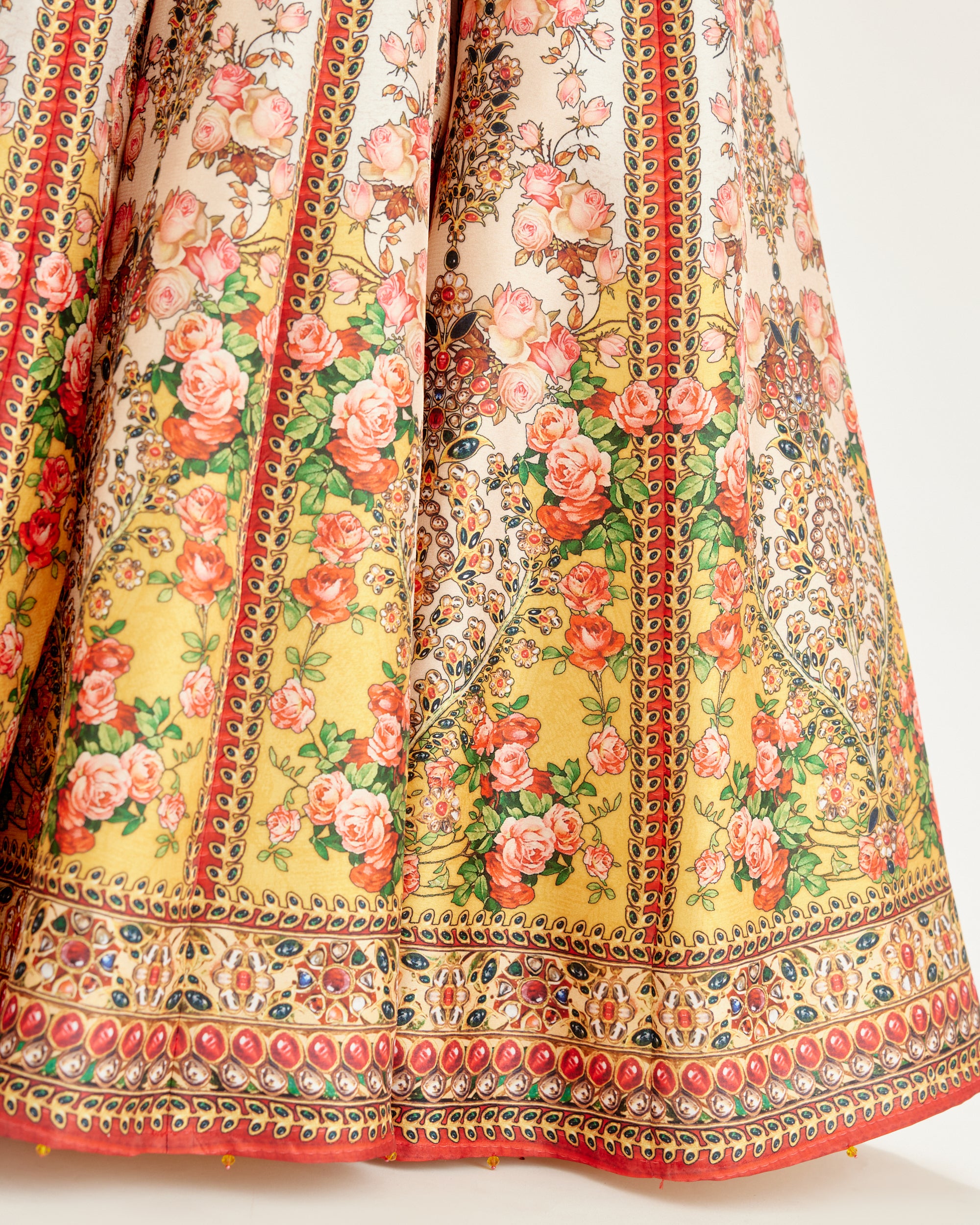 Pakeezah : Leela - Ivory/Mustard
