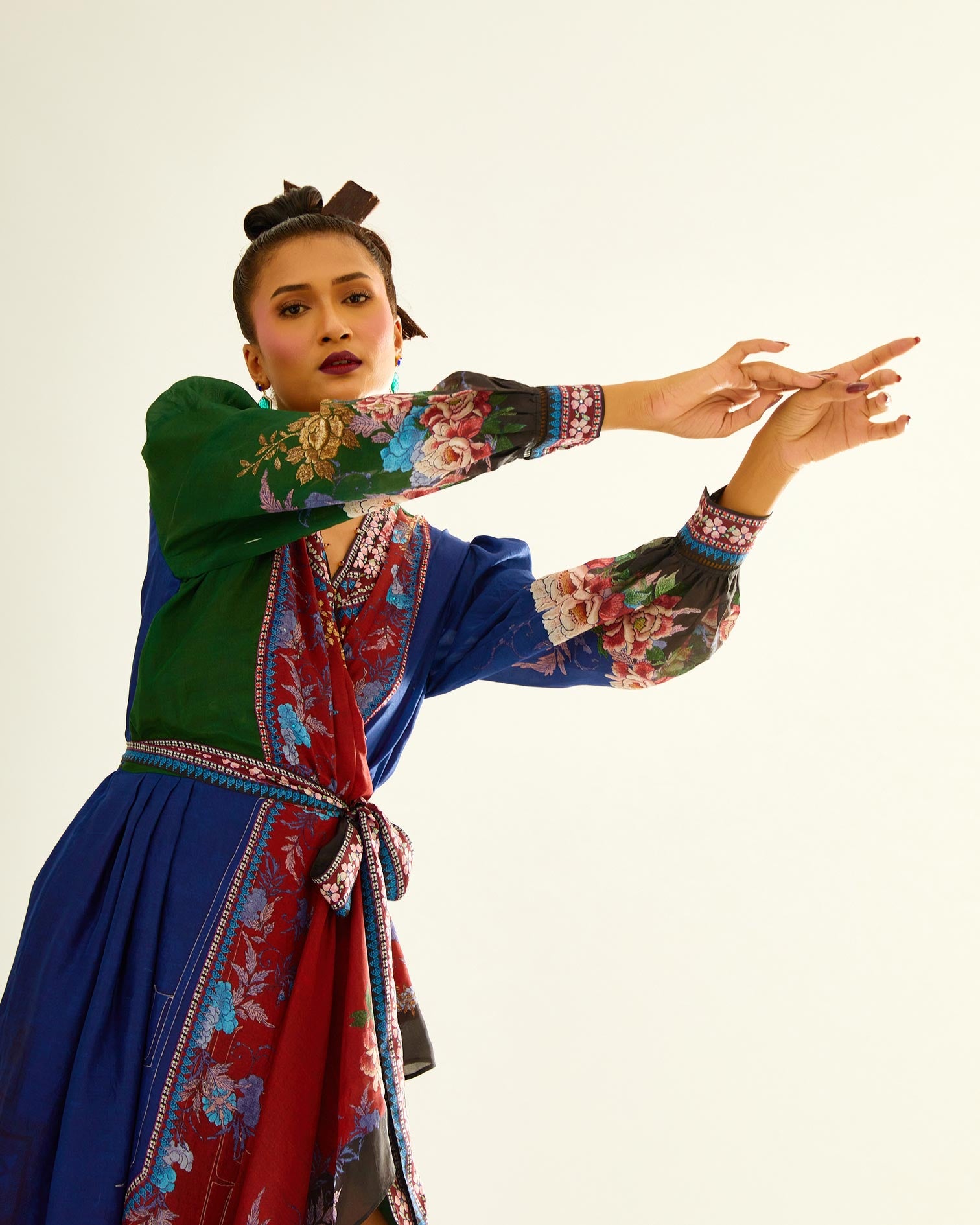 Sayuri : Udipti - Red/Navy
