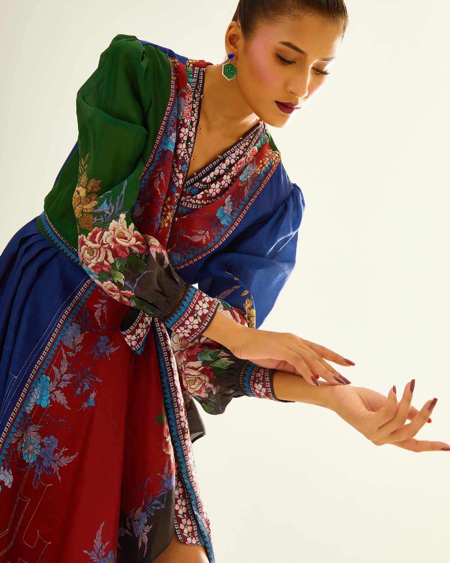 Sayuri : Udipti - Red/Navy