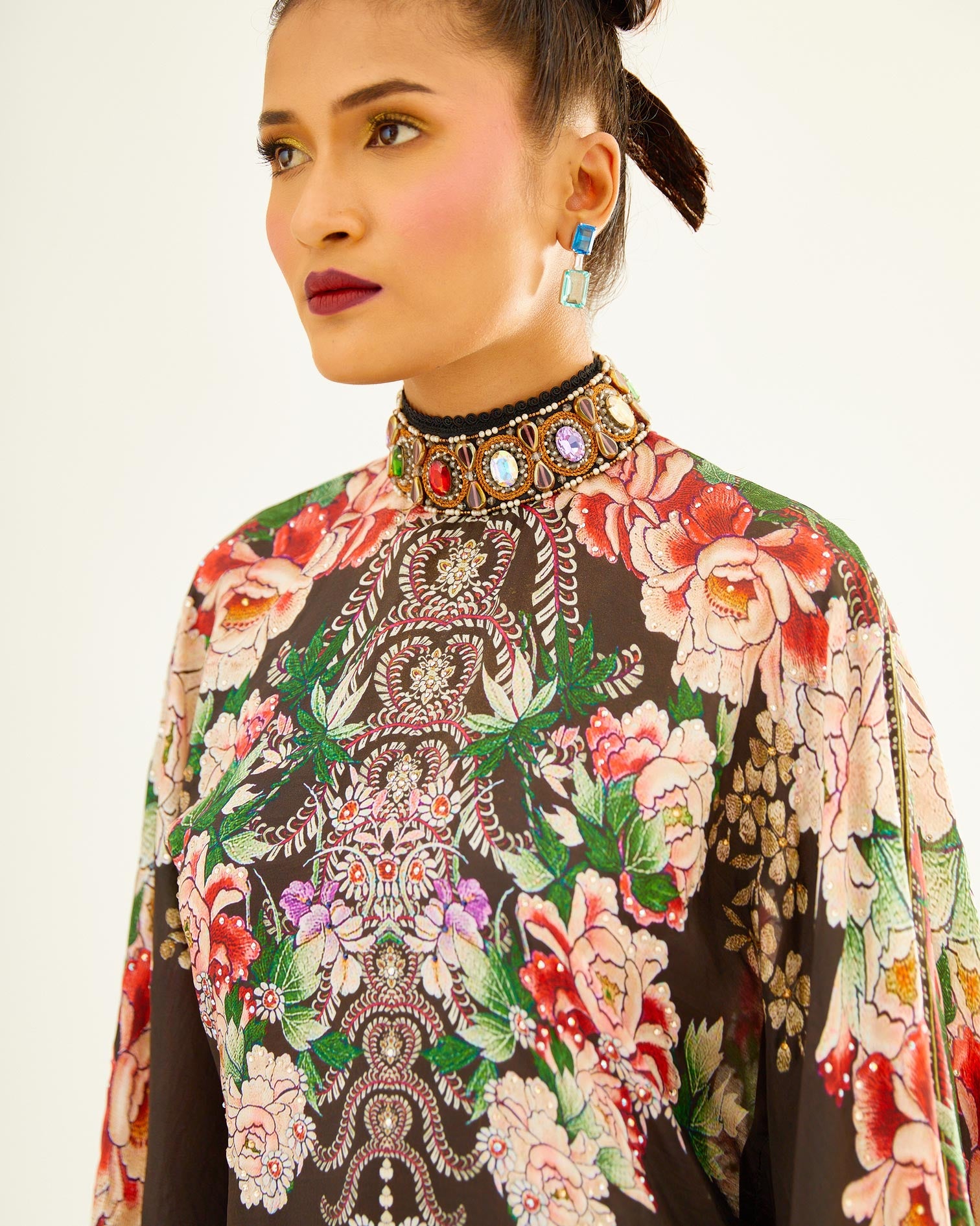 Sayuri : Poonam Sharara - Black