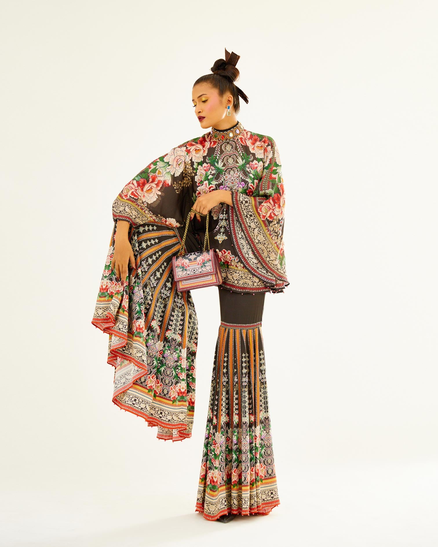 Sayuri : Poonam Sharara - Black