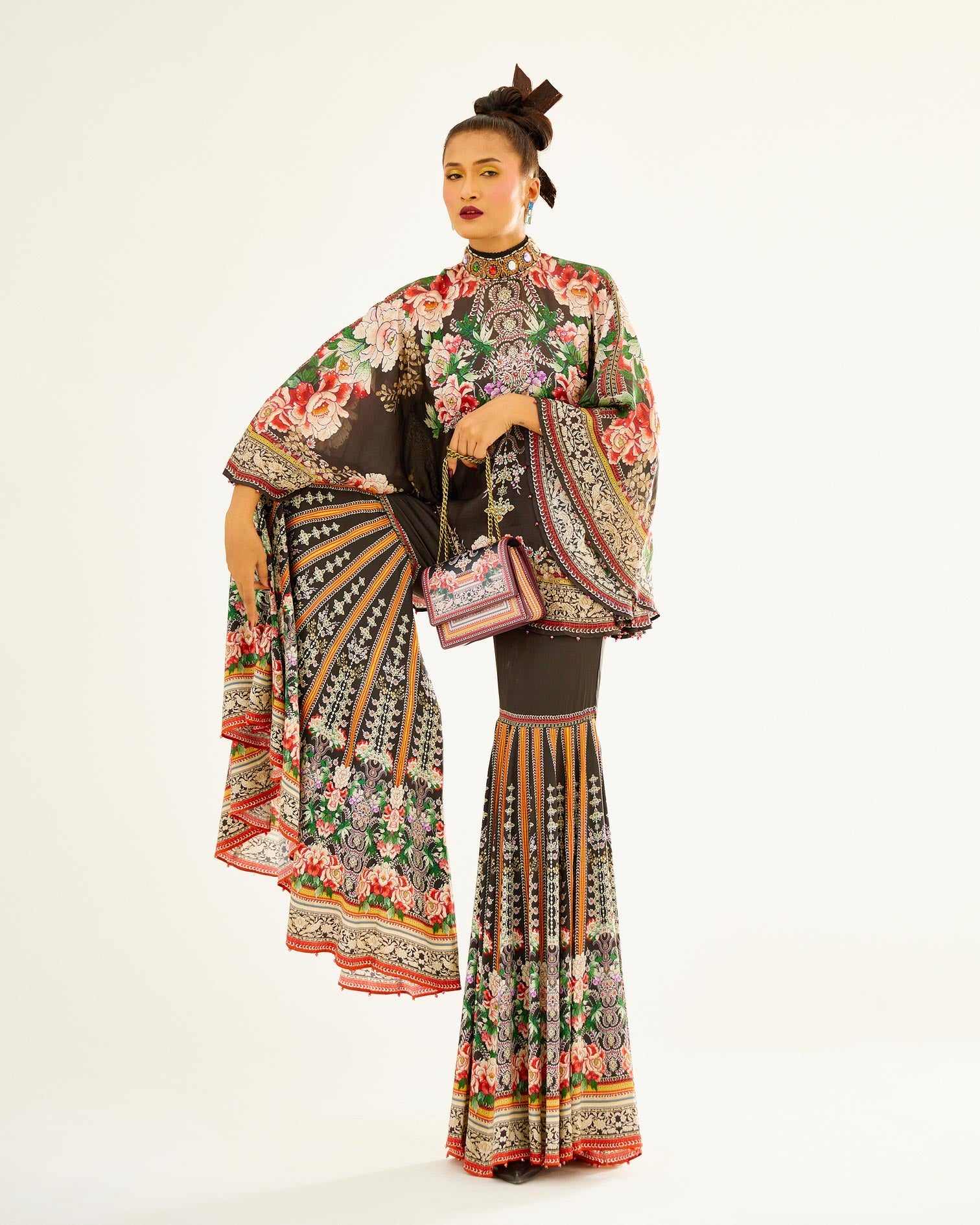 Sayuri : Poonam Sharara - Black