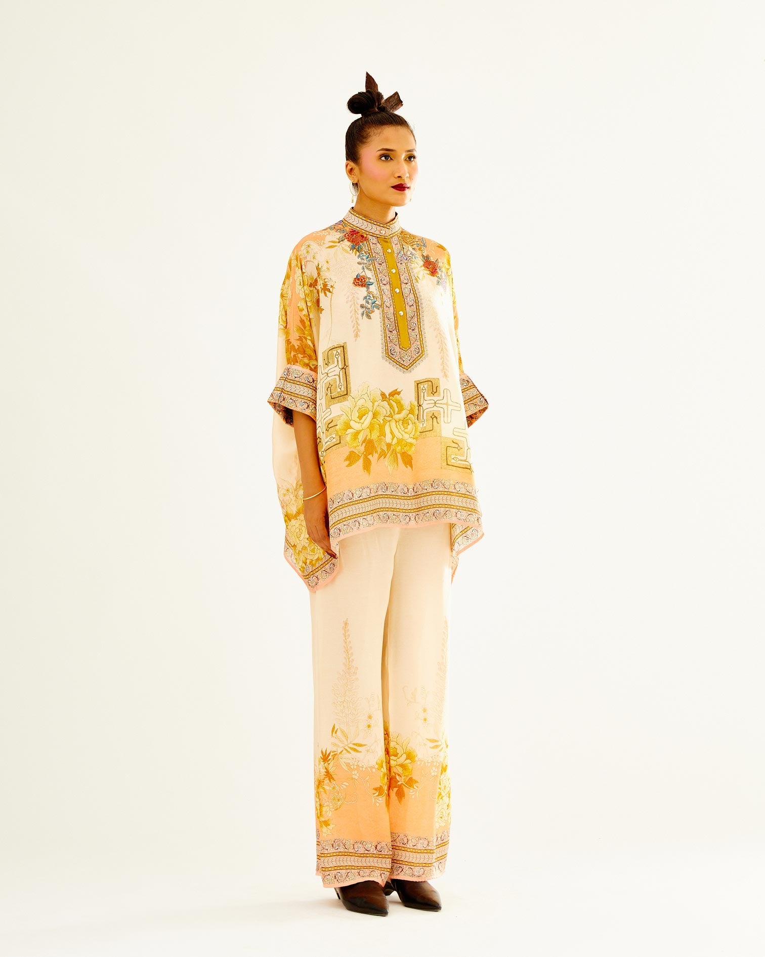 Sayuri : Chanel - Beige/Peach