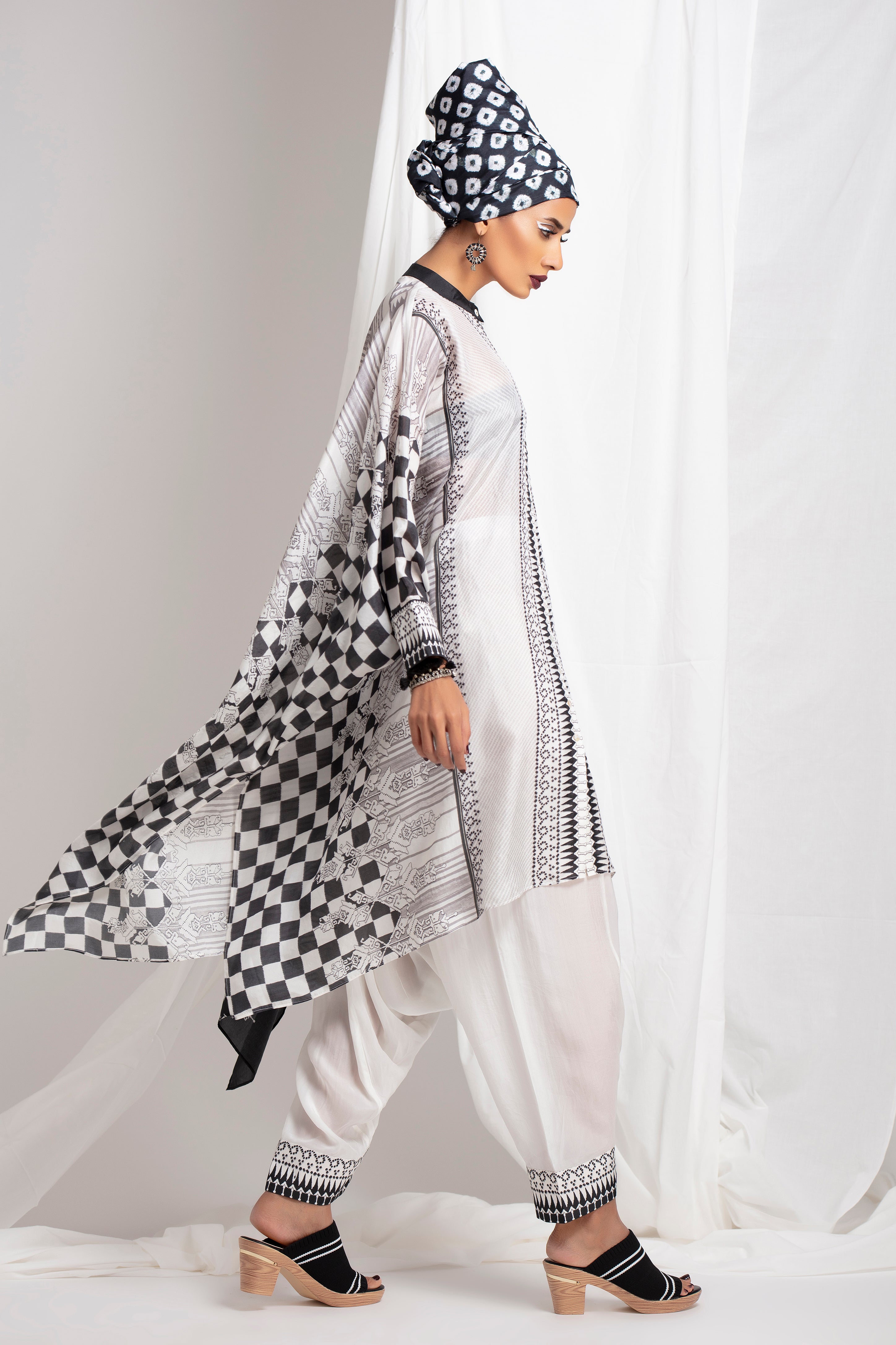 Kilim : Kavita