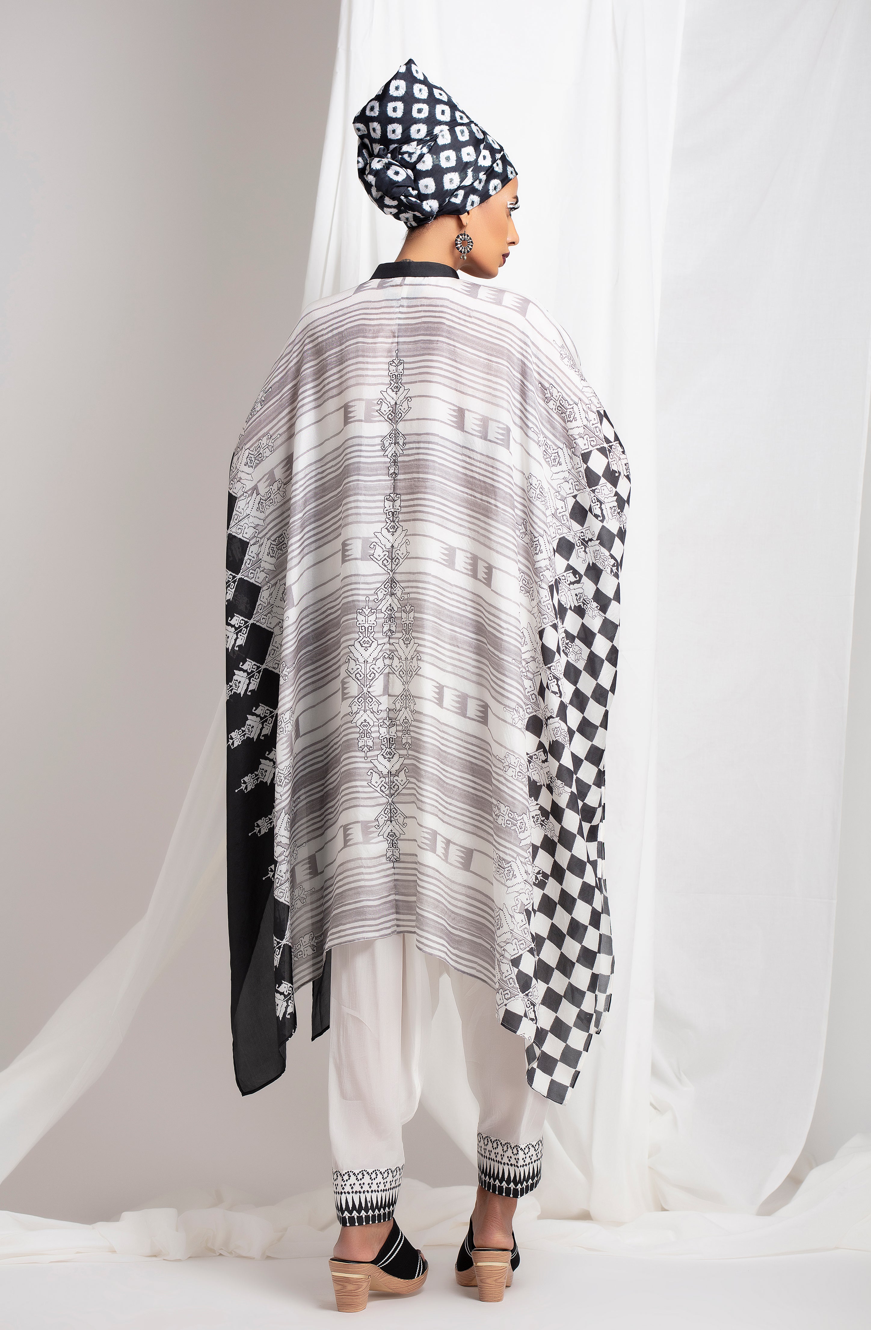 Kilim : Kavita