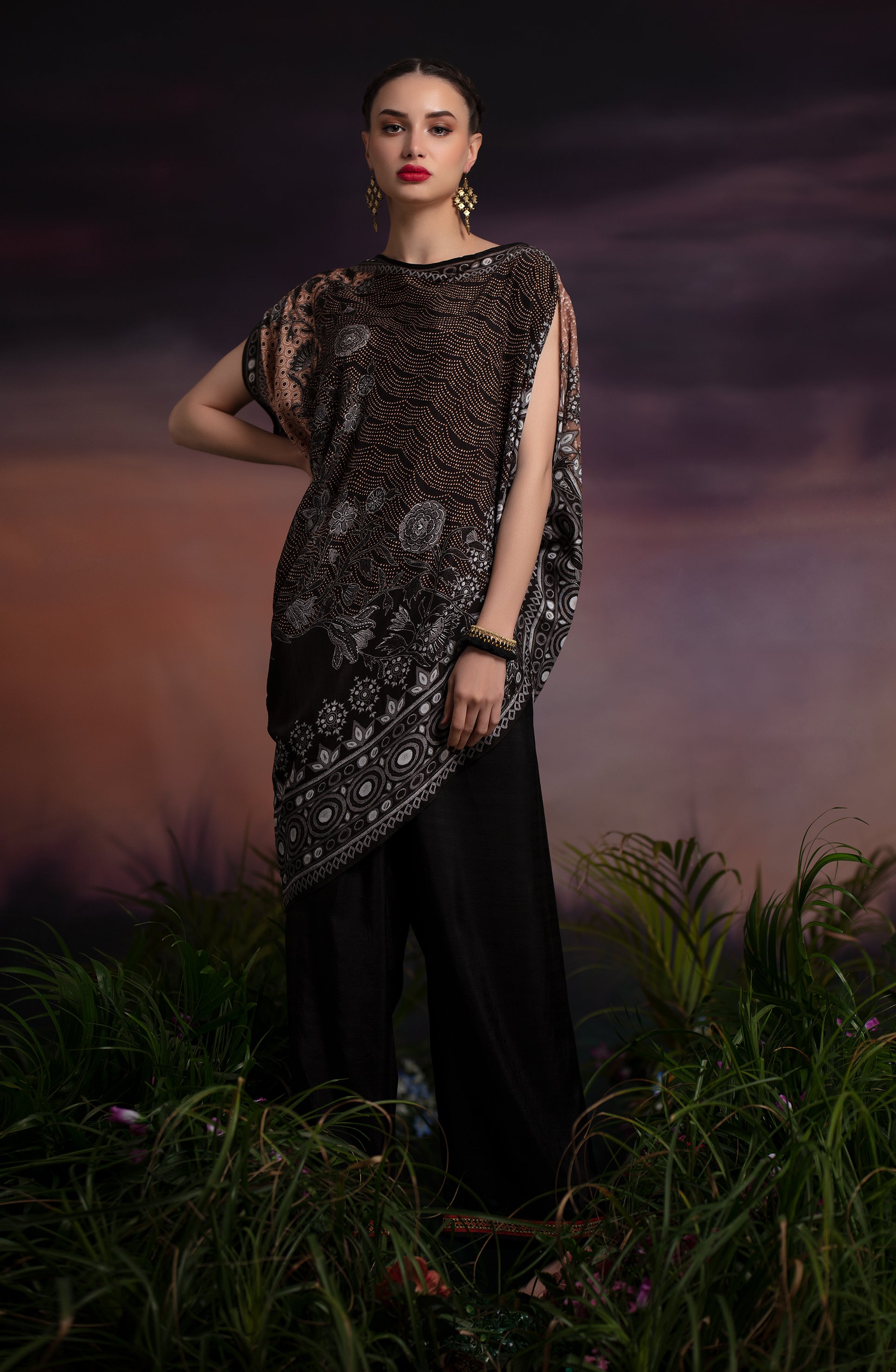 Kastoor : Lajjo (Black)