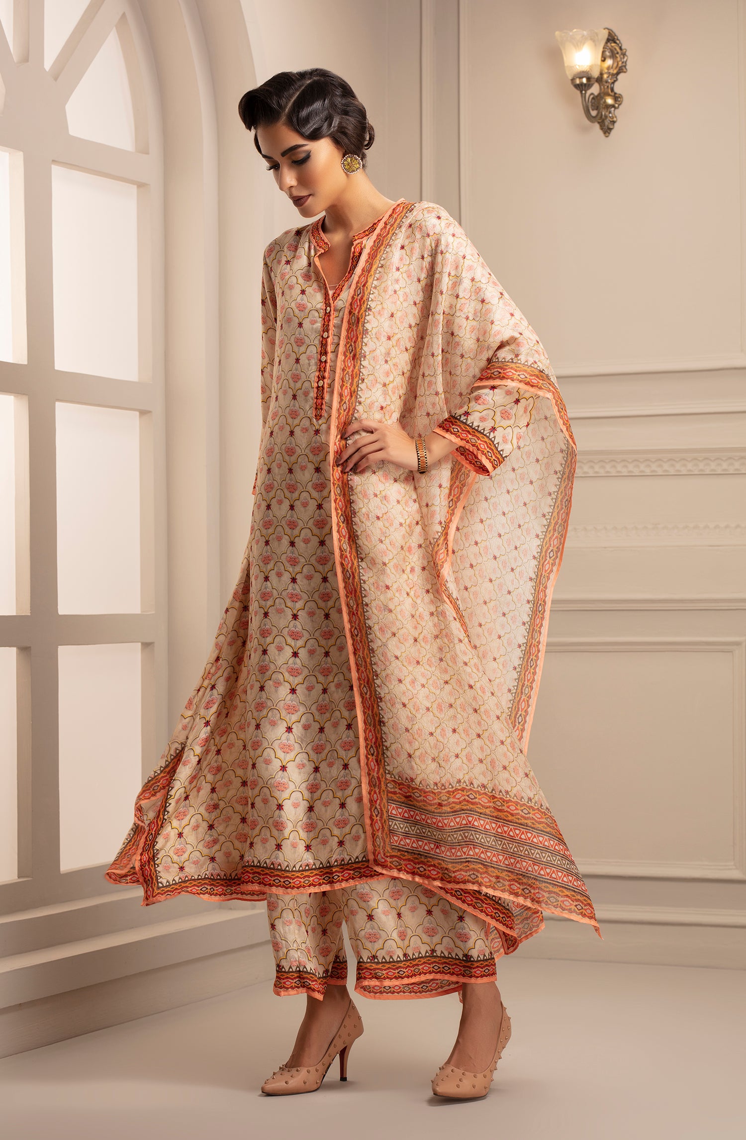 Jodha : Zeynep Irem Permaz Cream