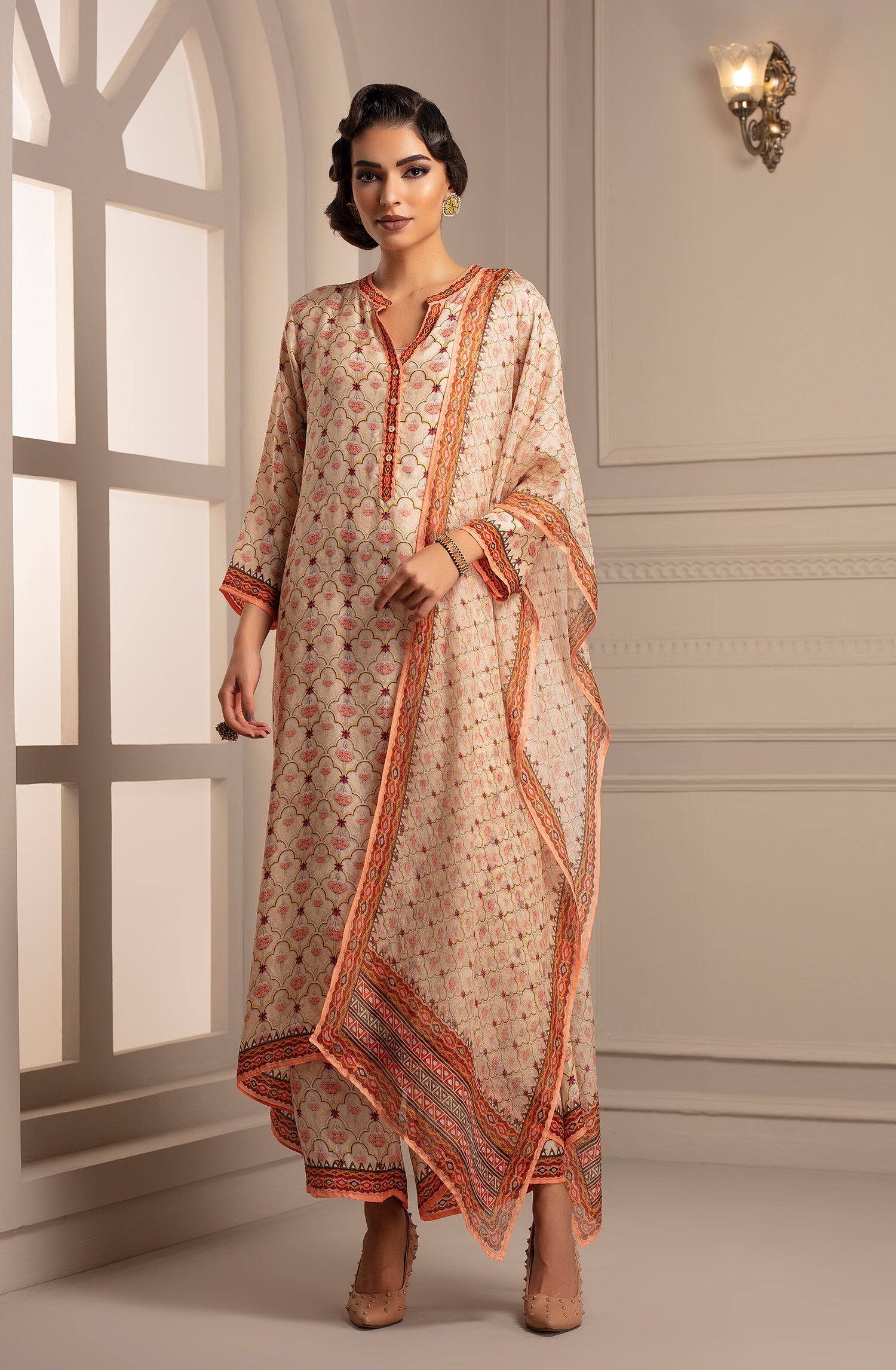 Jodha : Zeynep Irem Permaz Cream