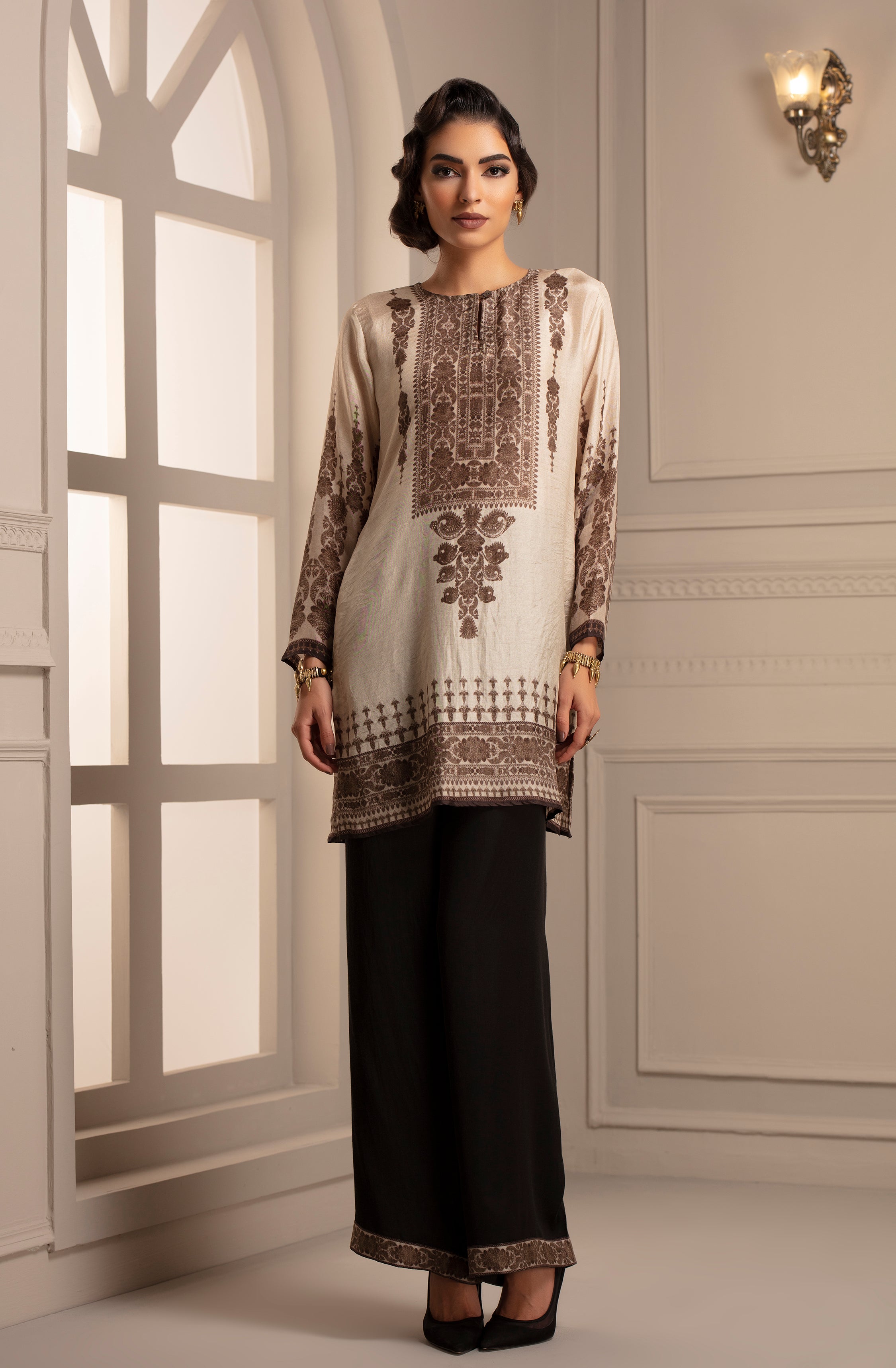 Banaras : Havya (Black)