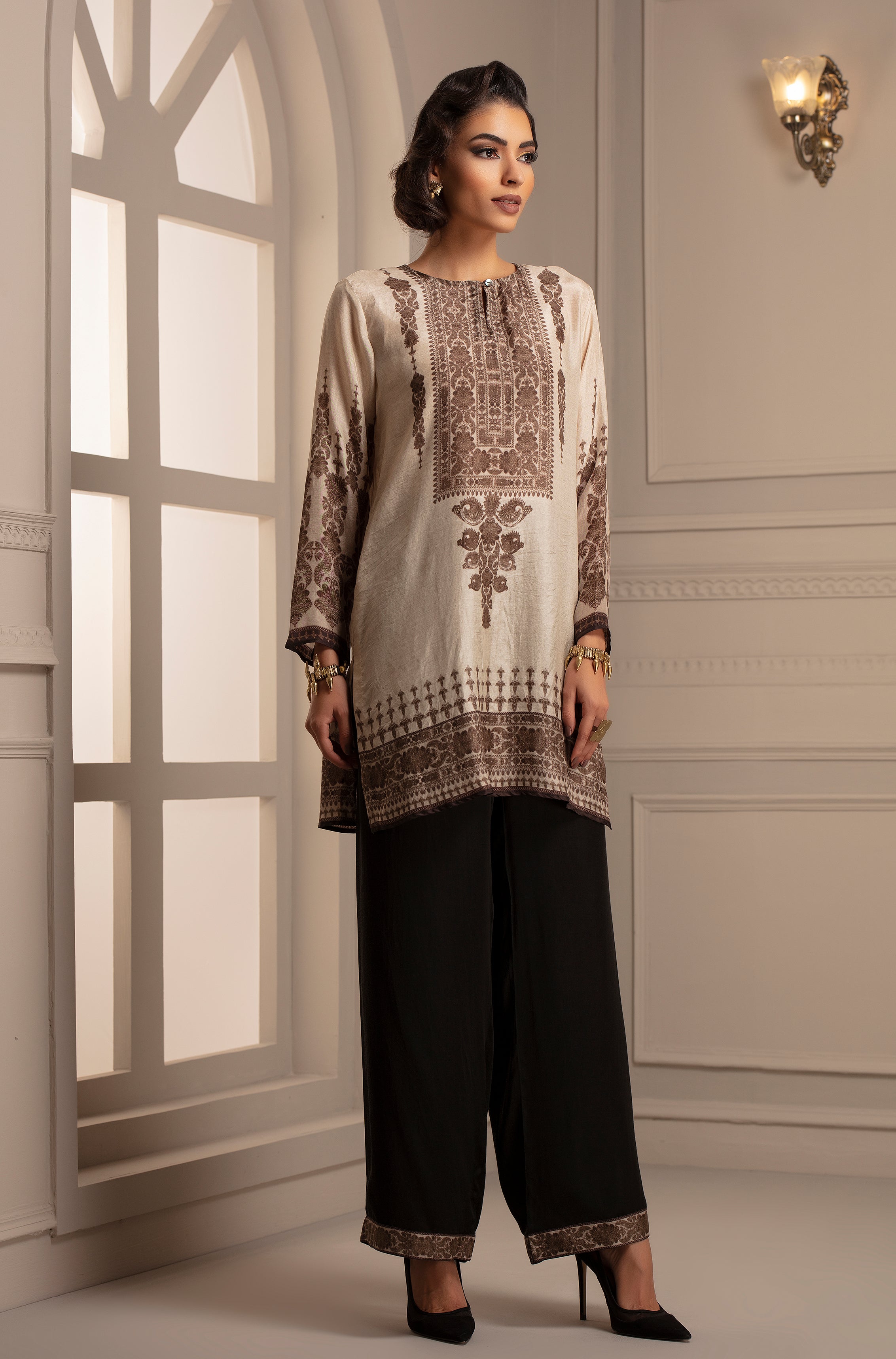 Banaras : Suni (ivory)