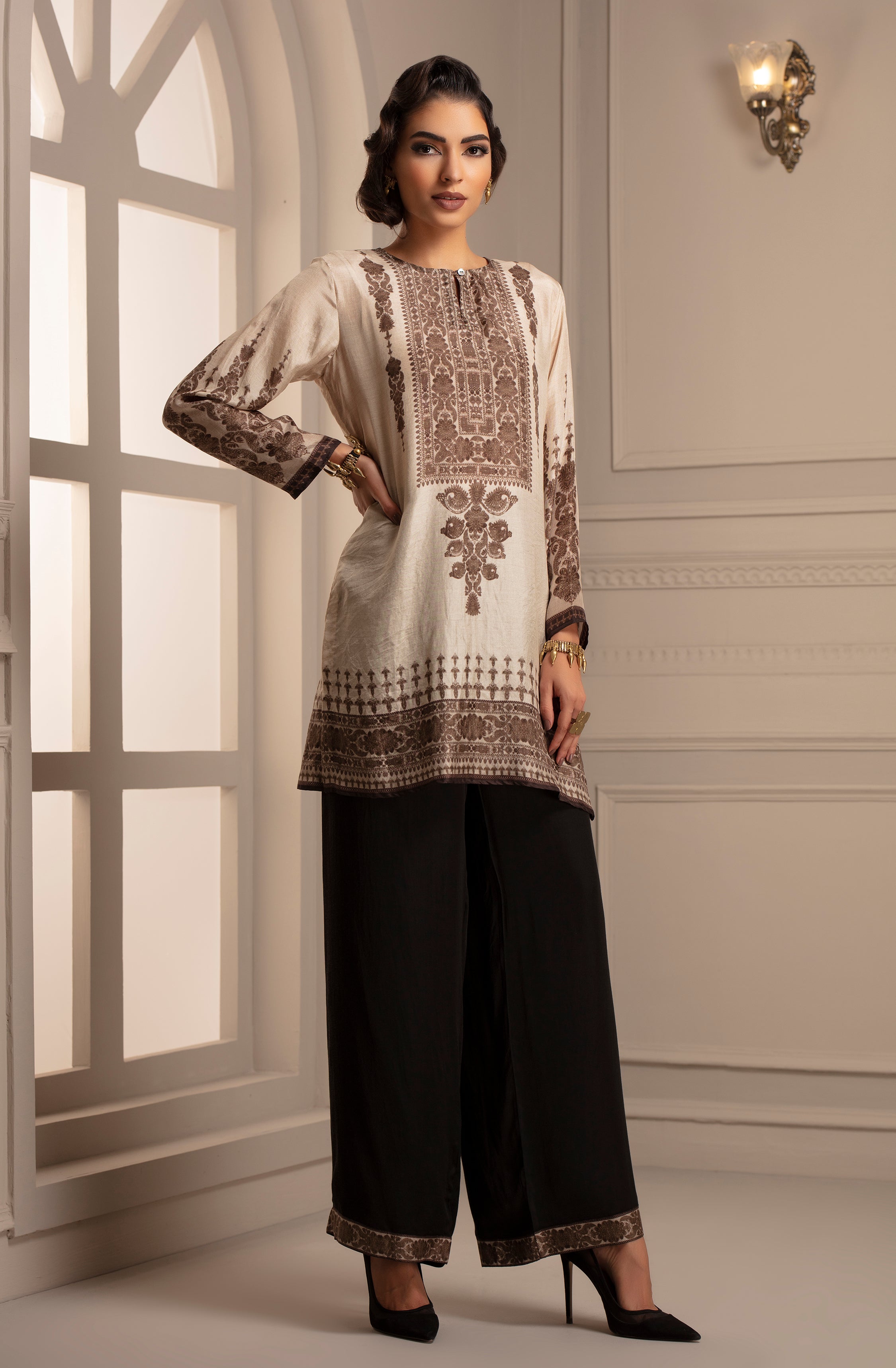 Banaras : Suni (ivory)