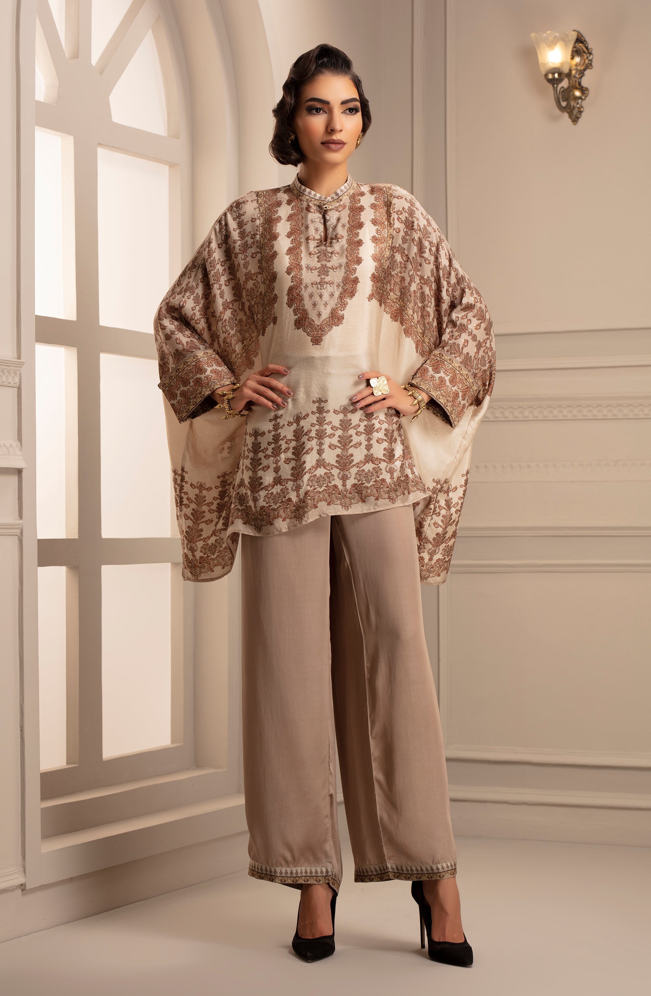 Banaras : Chanel (ivory)