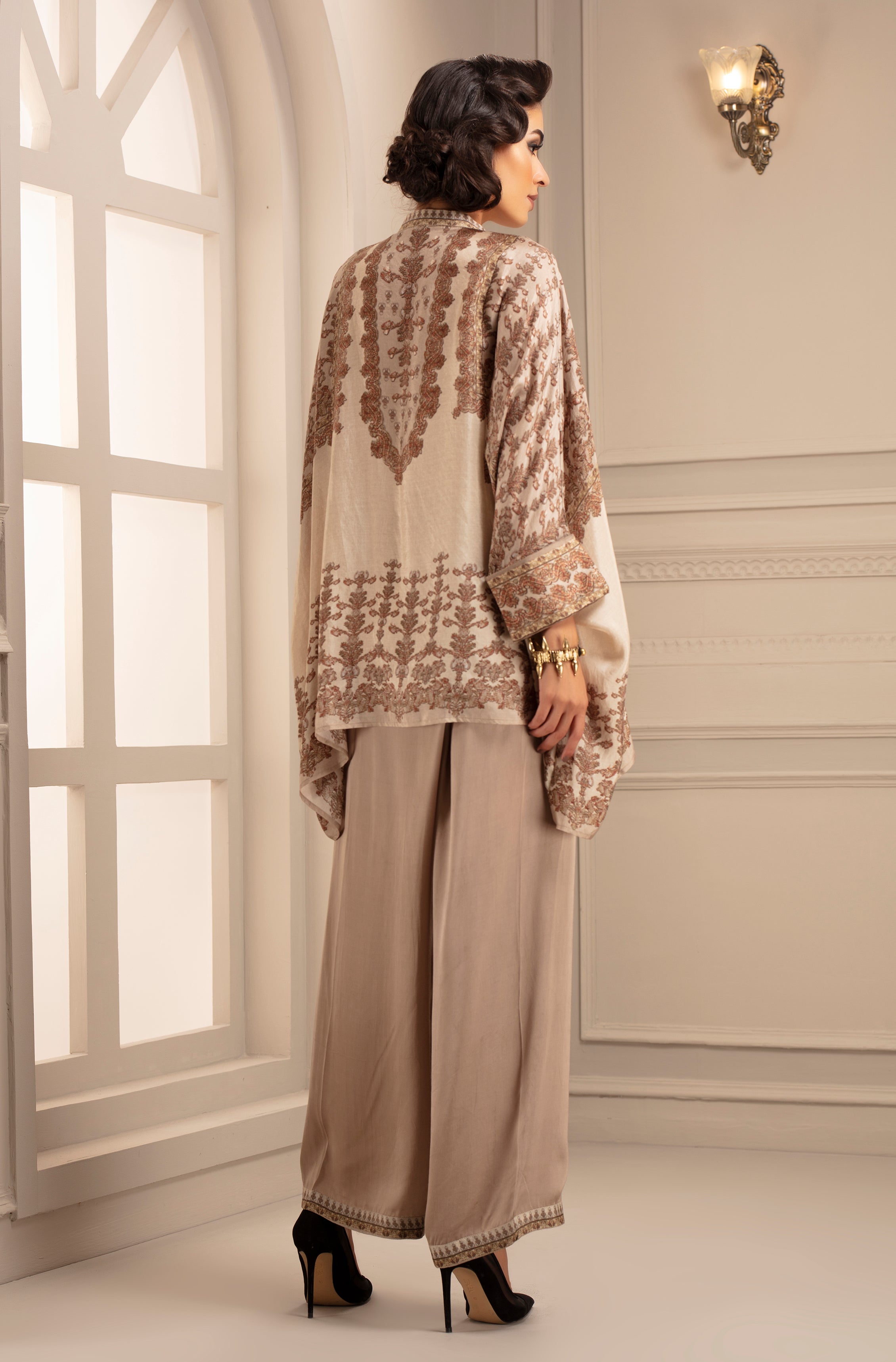 Banaras : Chanel (ivory)