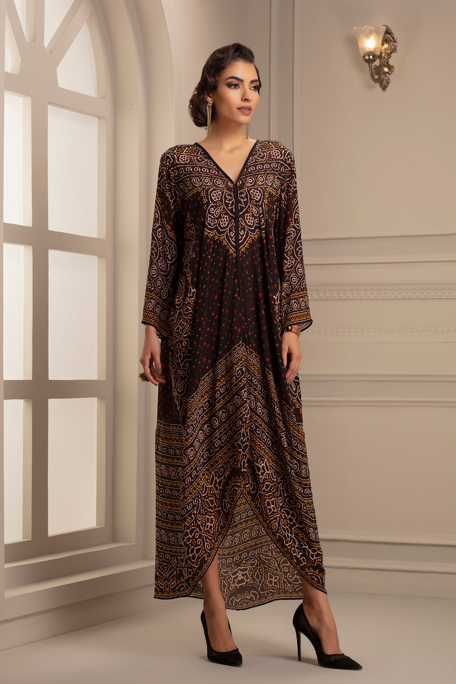 Bandhej : Eila Black