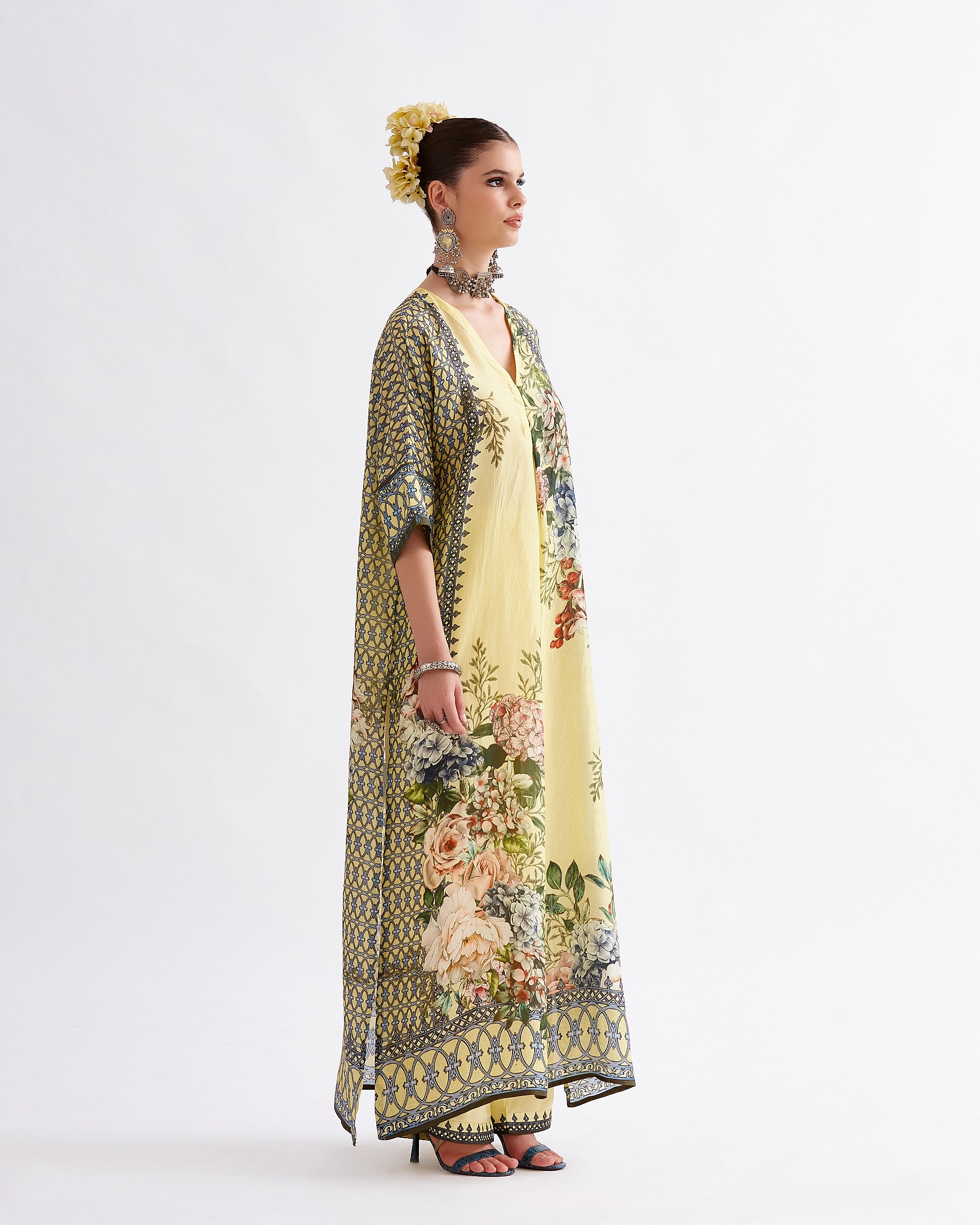 A Notting Hill Summer : Banera - Buttercup