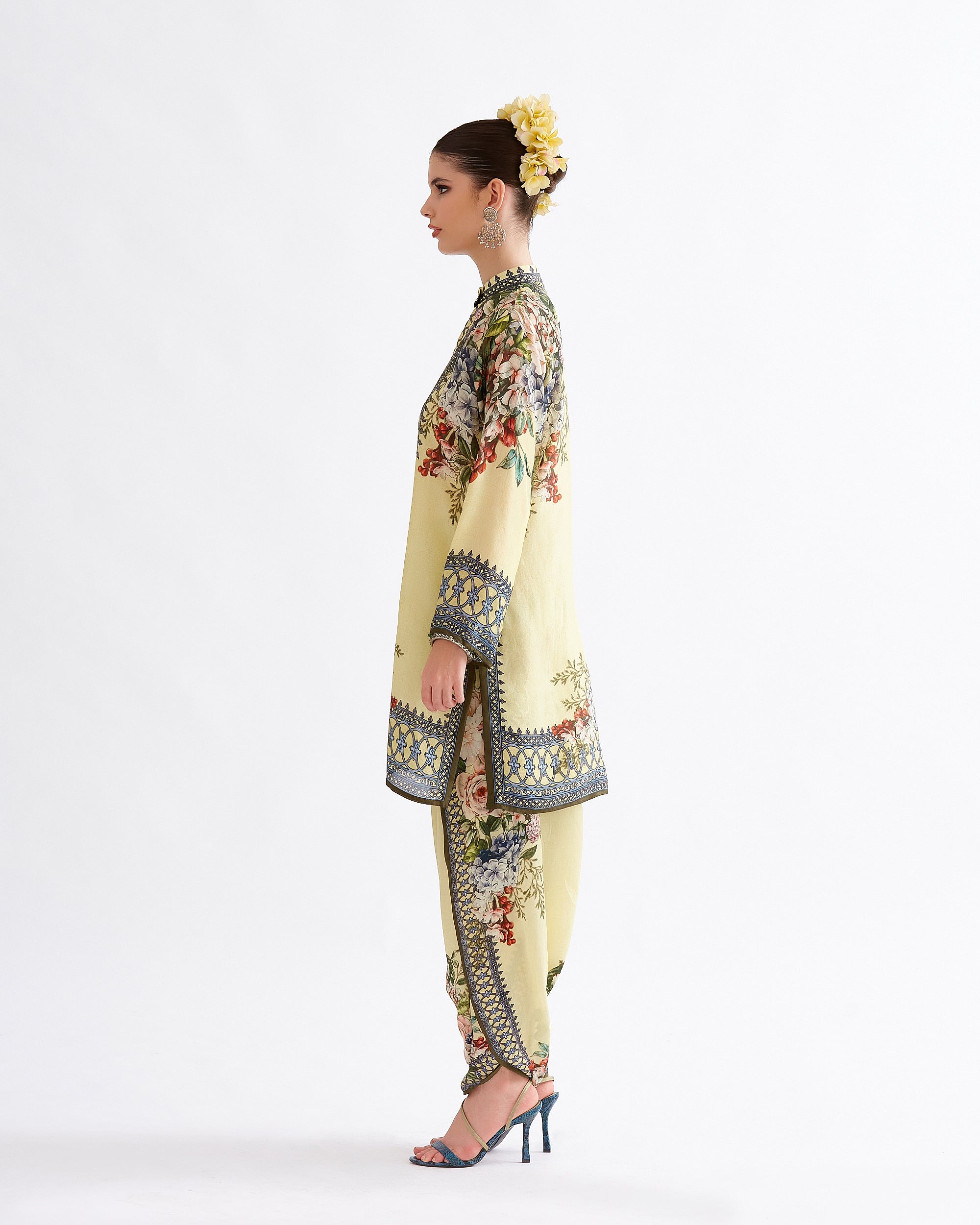 A Notting Hill Summer : Reza - Buttercup