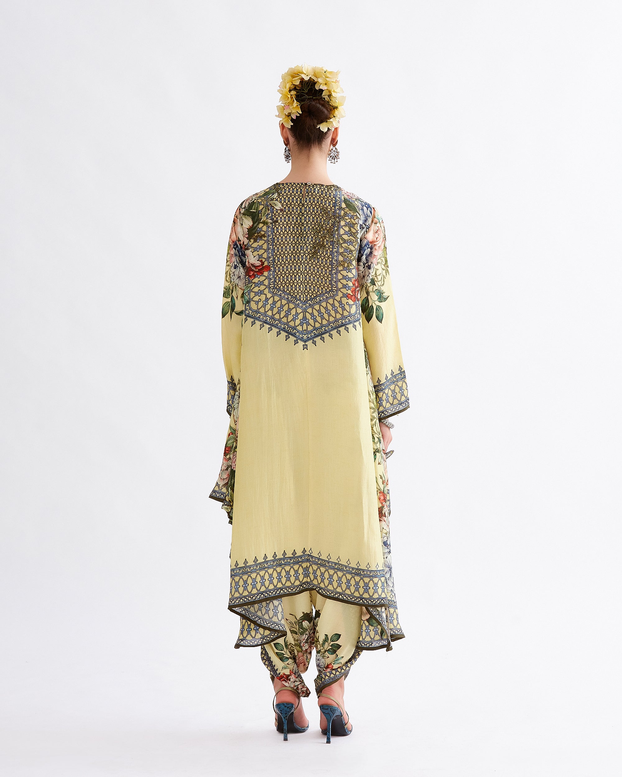 A Notting Hill Summer : Aafreen - Buttercup