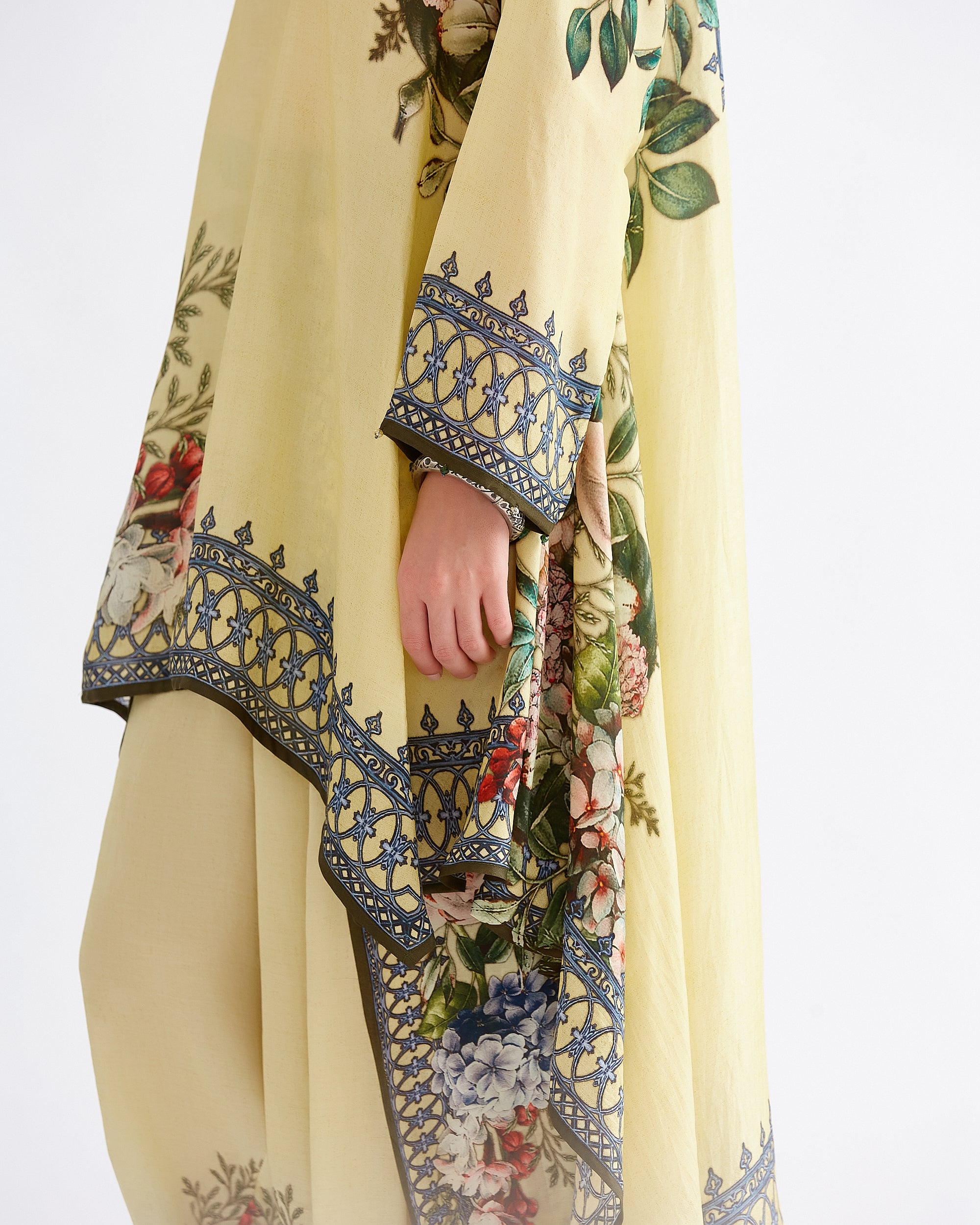 A Notting Hill Summer : Aafreen - Buttercup
