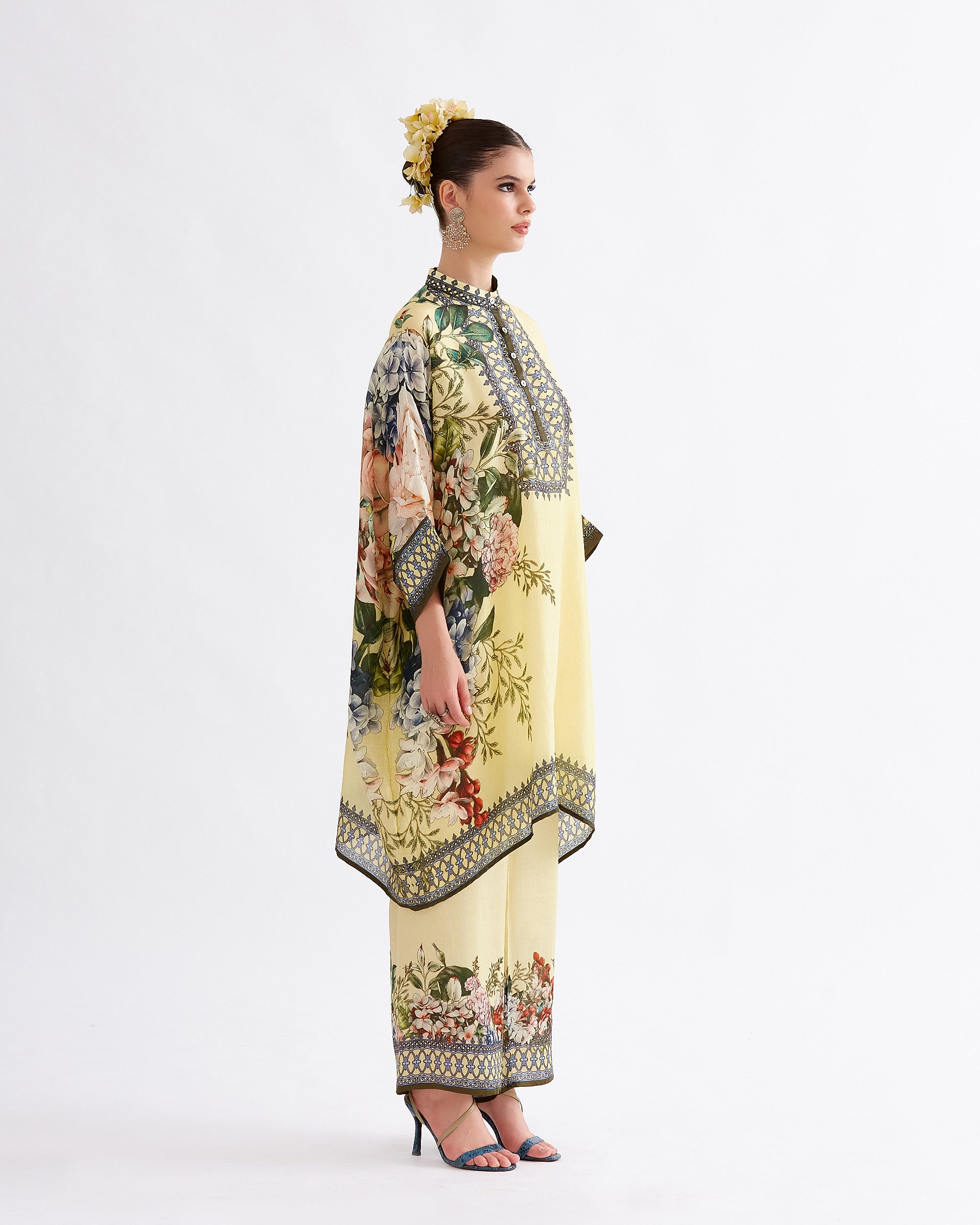 A Notting Hill Summer : Chanel 36" - Buttercup