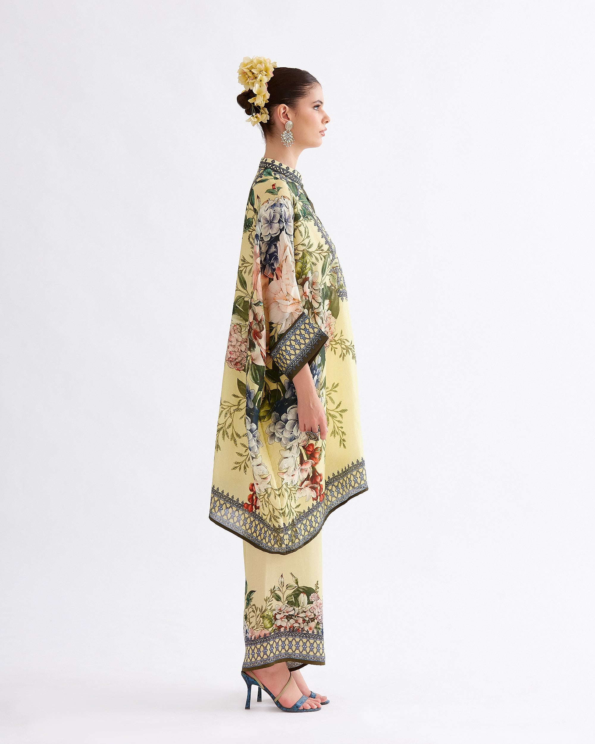 A Notting Hill Summer : Chanel 36" - Buttercup