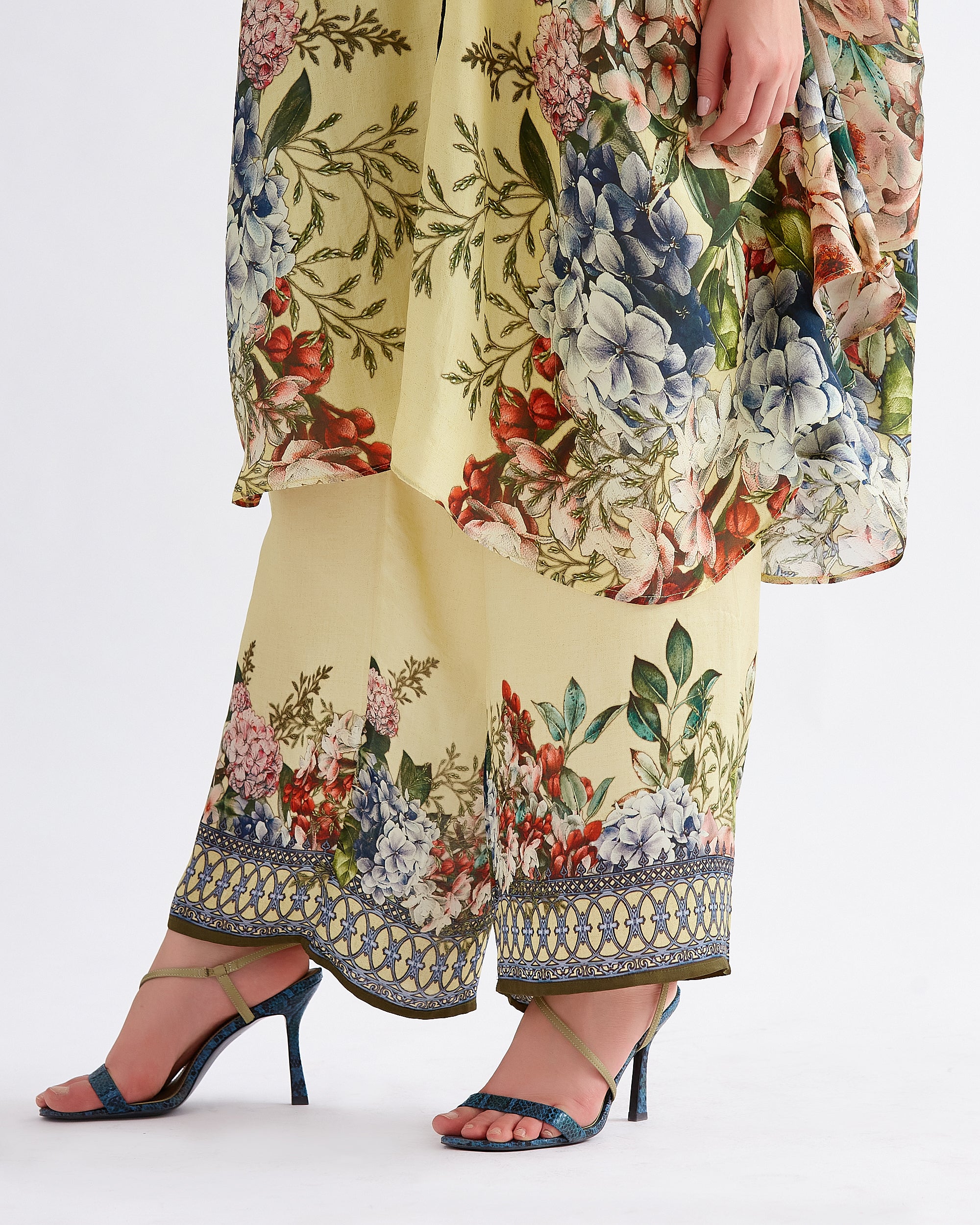 A Notting Hill Summer : Kamara - Buttercup