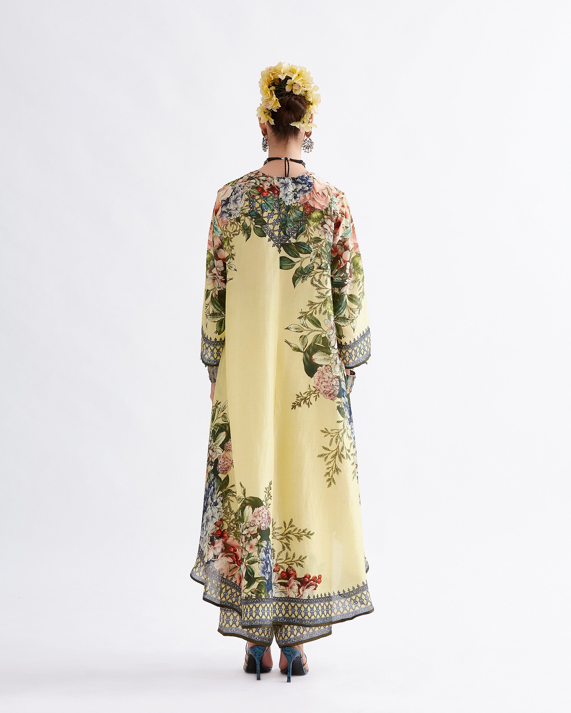 A Notting Hill Summer : Aarvi - Buttercup