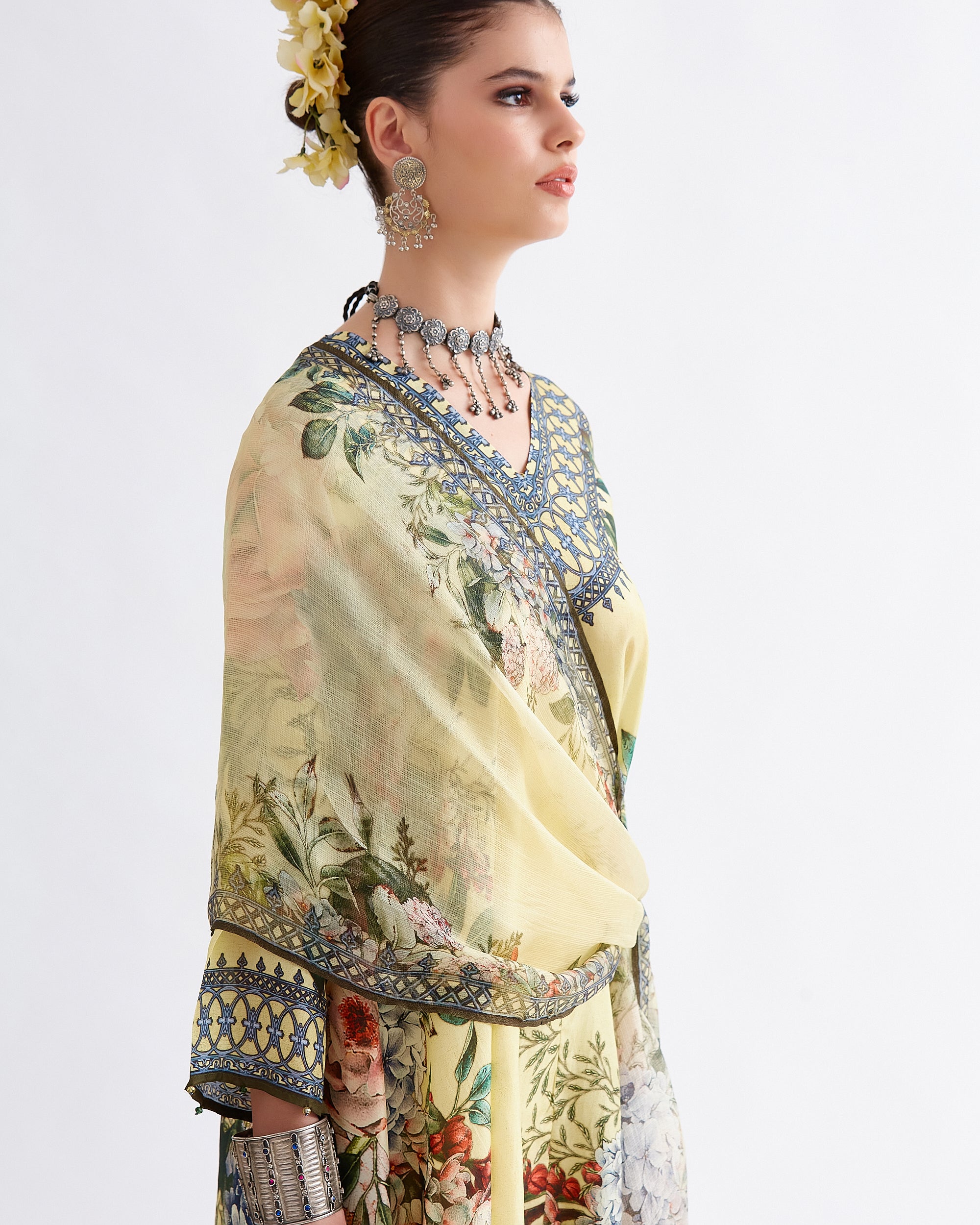 A Notting Hill Summer : Aarvi - Buttercup
