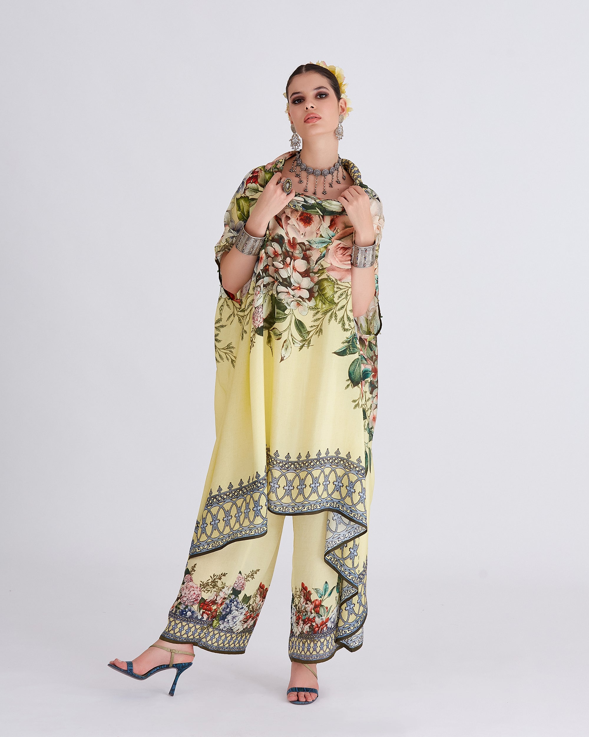 A Notting Hill Summer : Lavanya - Buttercup