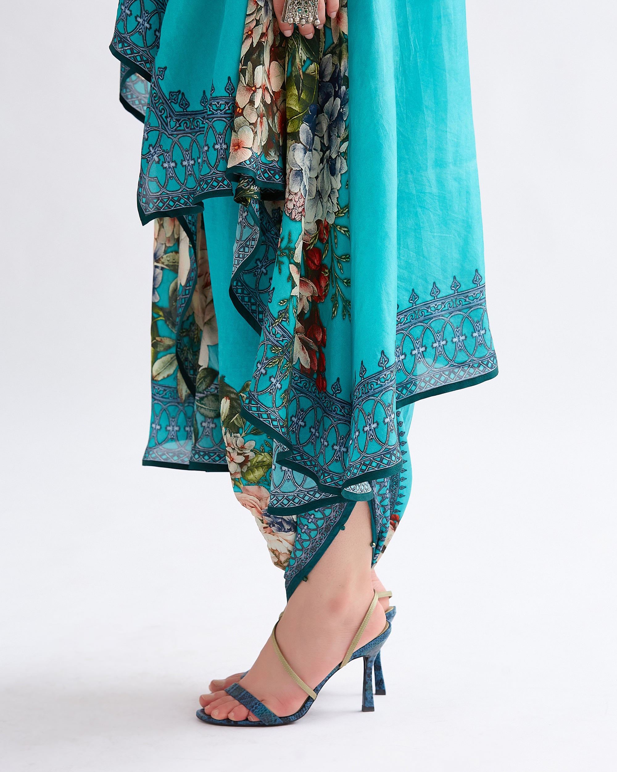 A Notting Hill Summer : Aafreen - Jade
