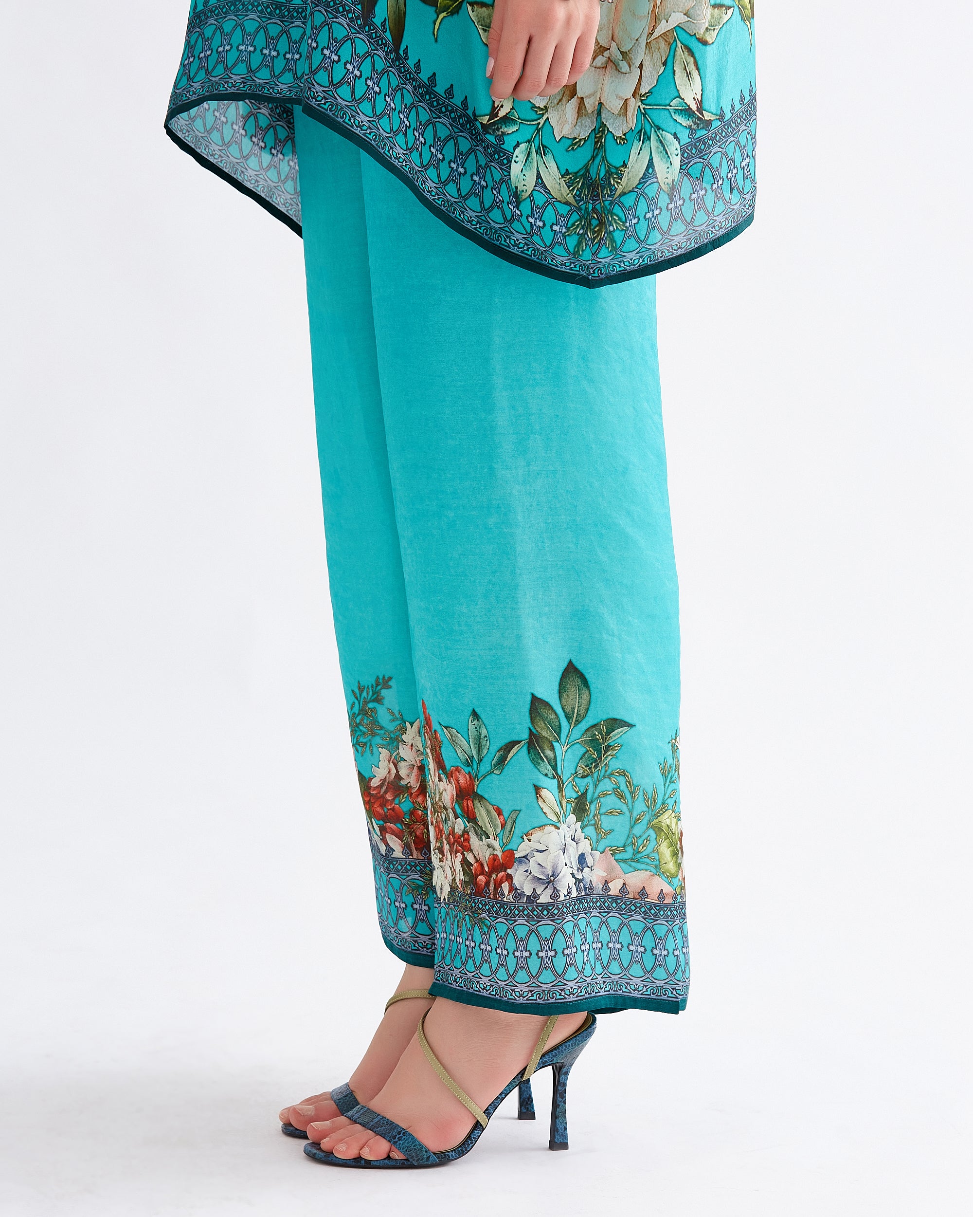 A Notting Hill Summer : Chanel - Jade