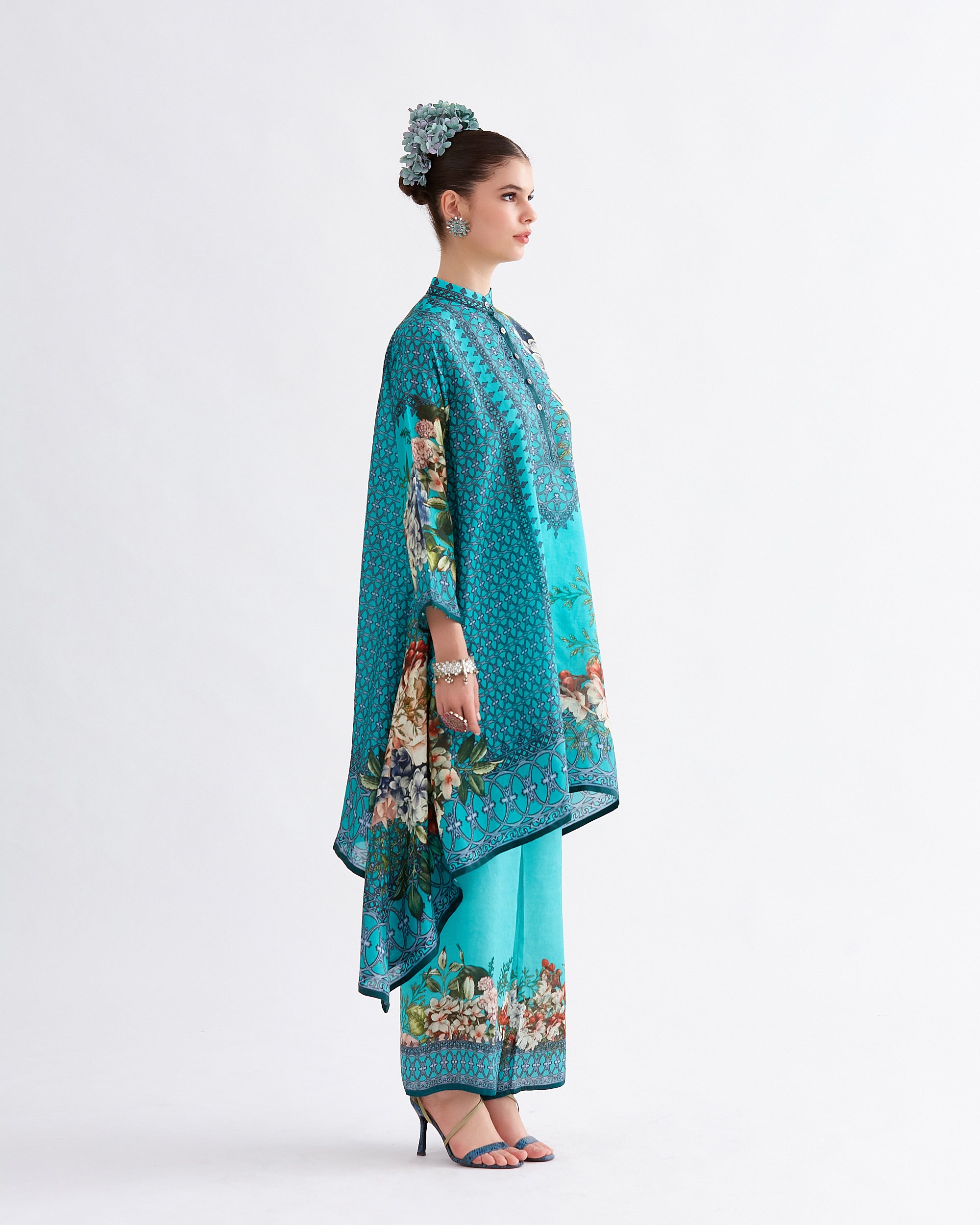 A Notting Hill Summer : Navya - Jade