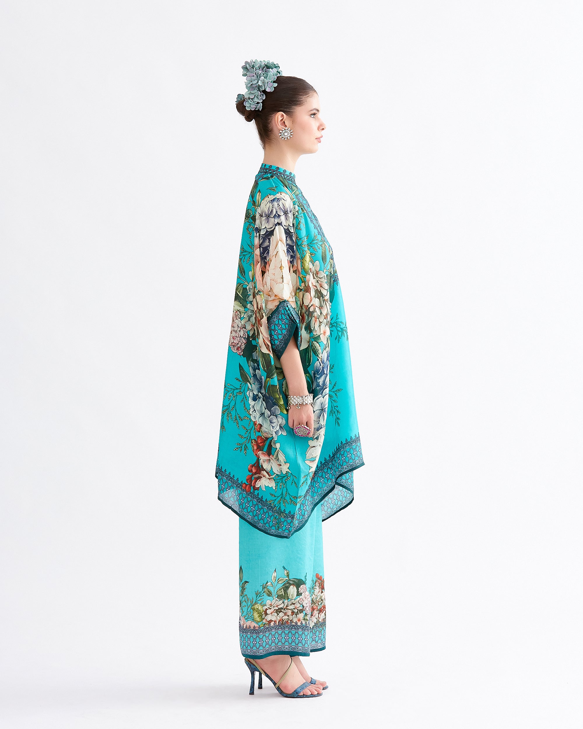 A Notting Hill Summer : Chanel 36" - Jade
