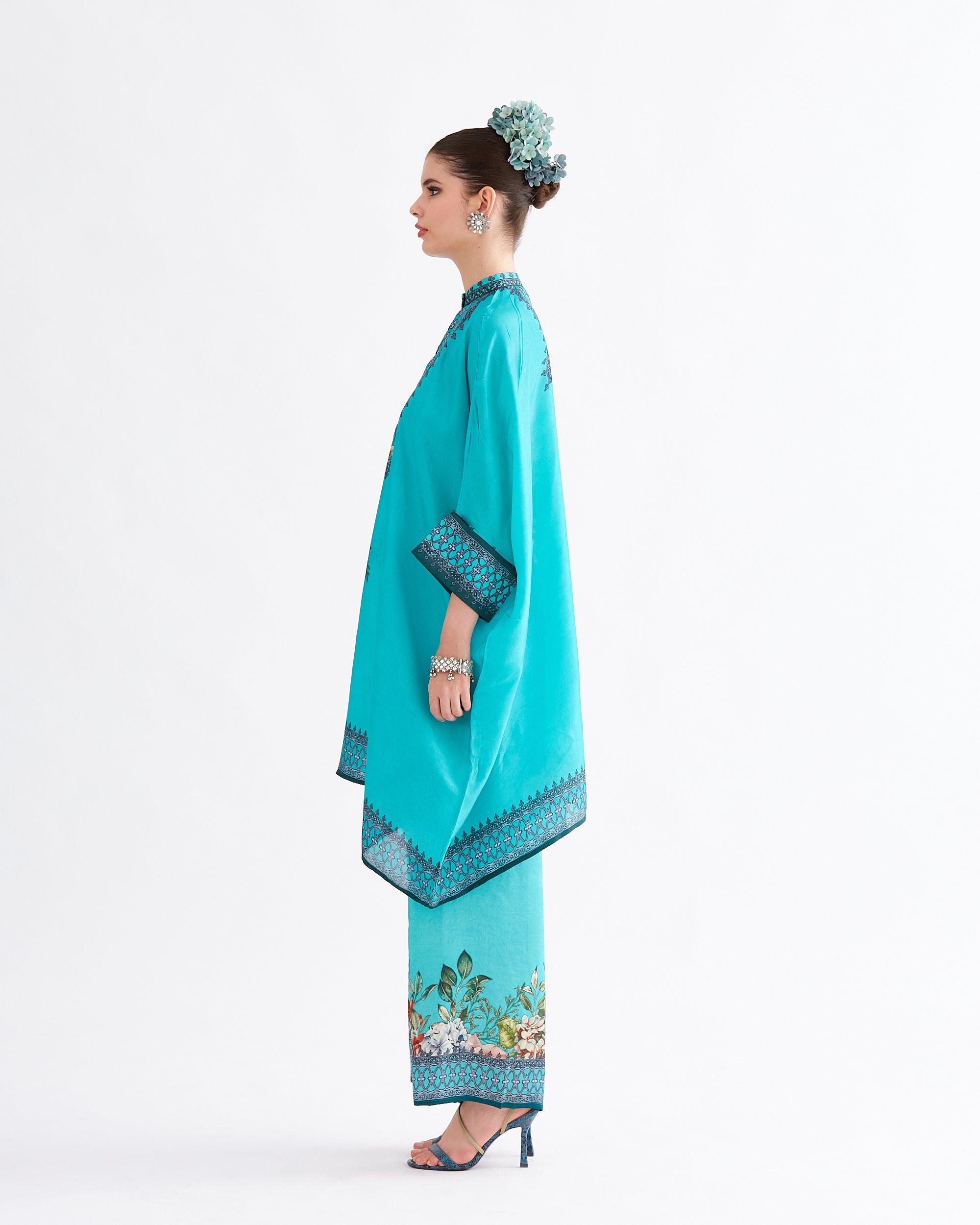 A Notting Hill Summer : Chanel 36" - Jade