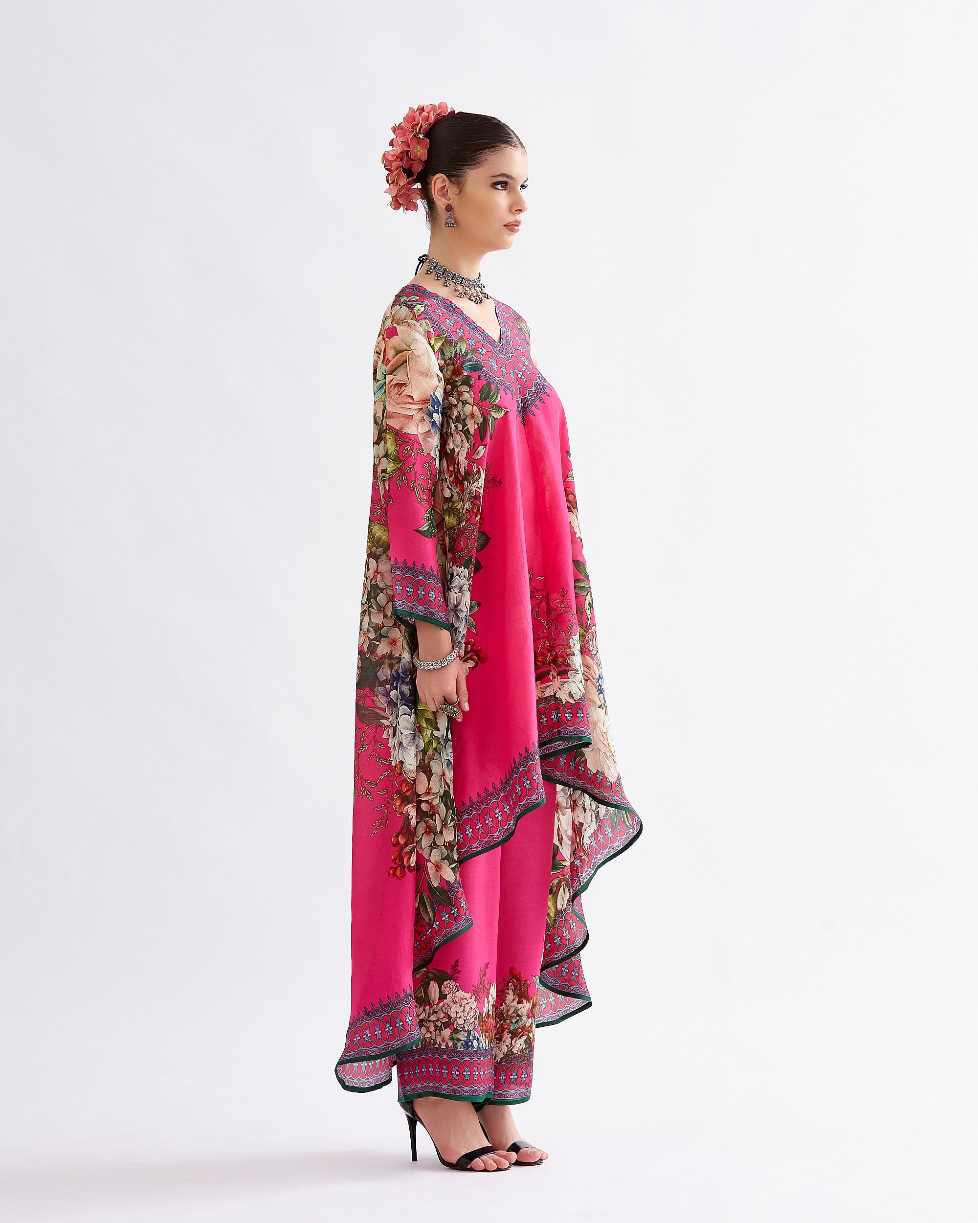 A Notting Hill Summer : Aarvi - Fuchsia