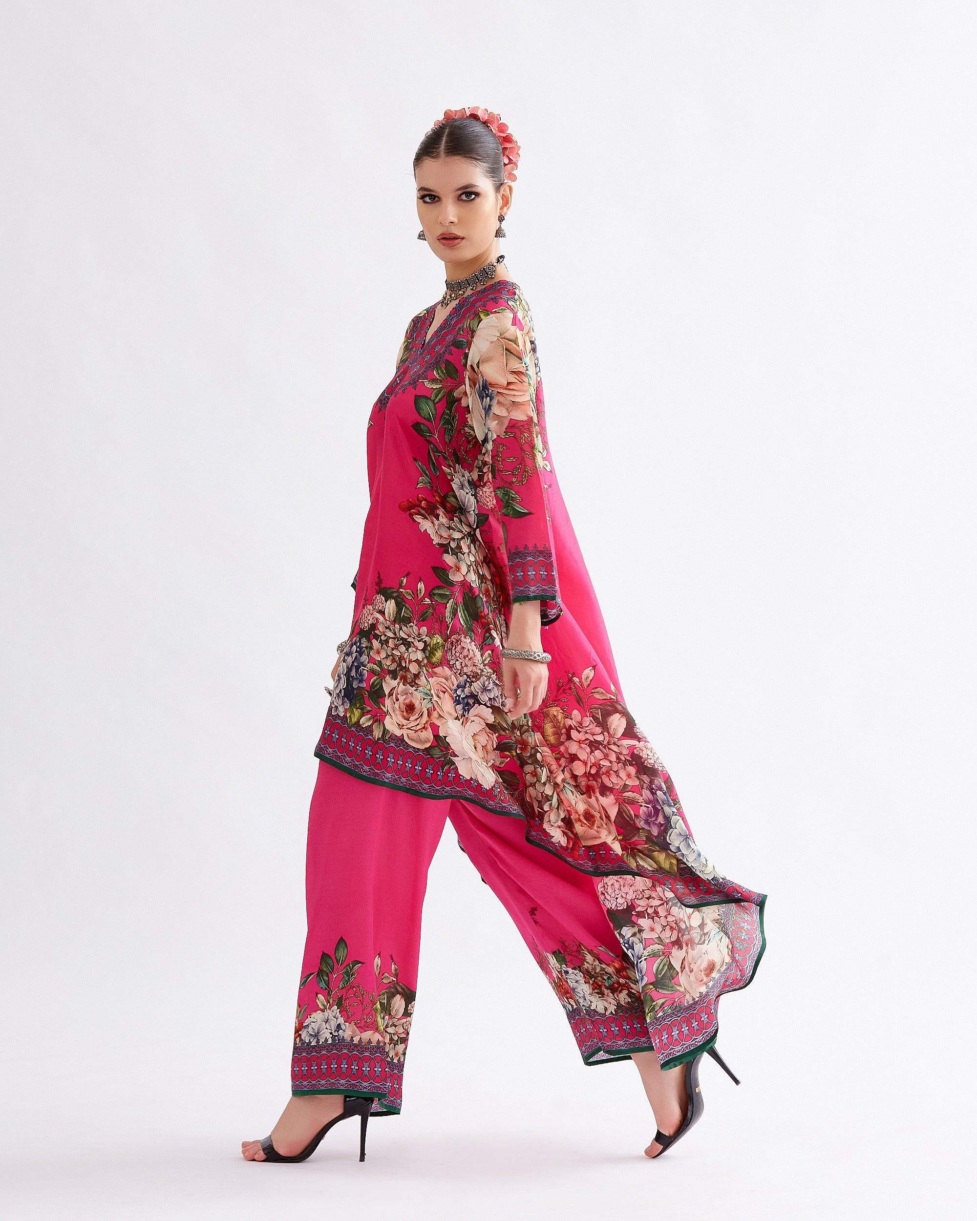 A Notting Hill Summer : Aarvi - Fuchsia