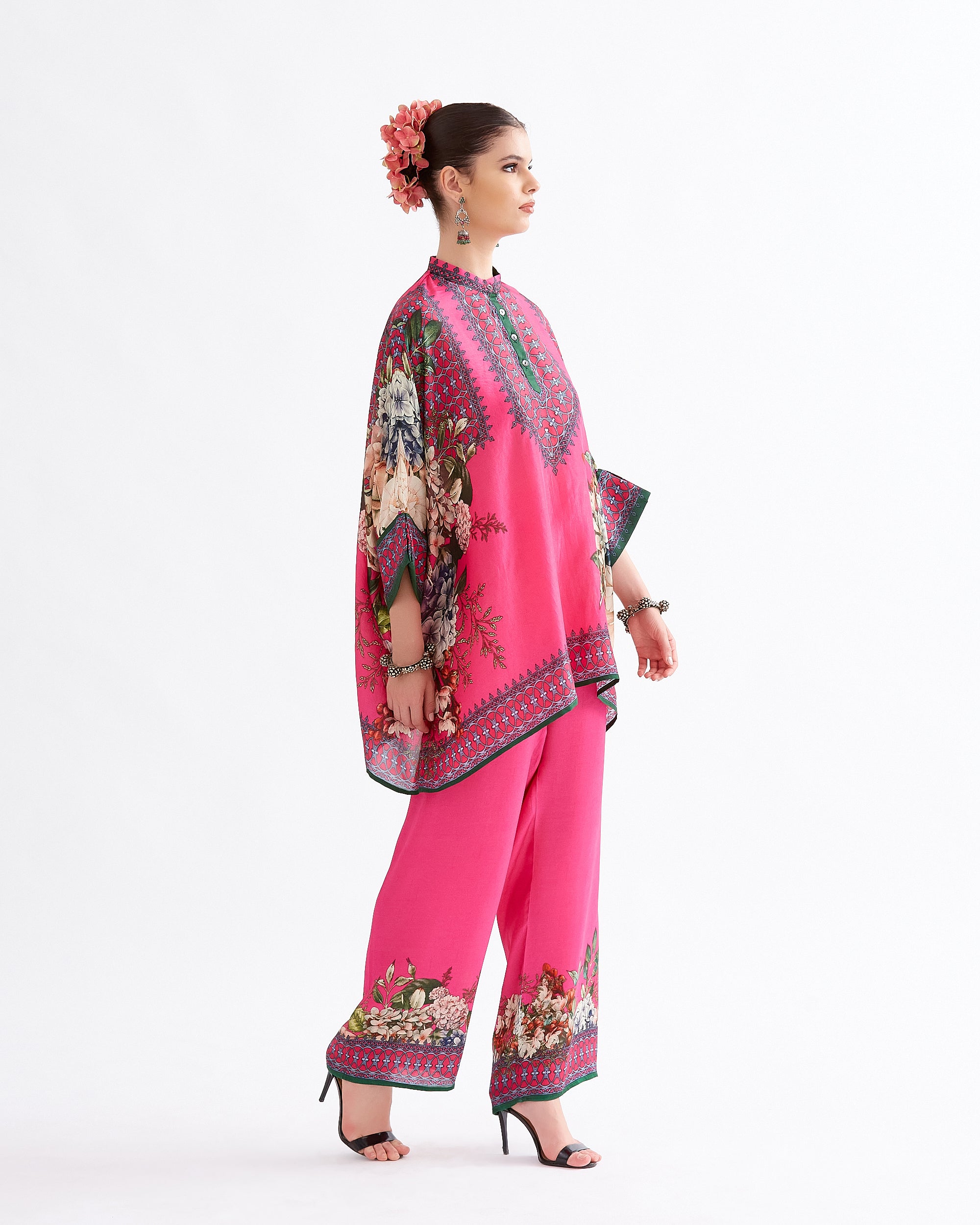 A Notting Hill Summer : Chanel - Fuchsia