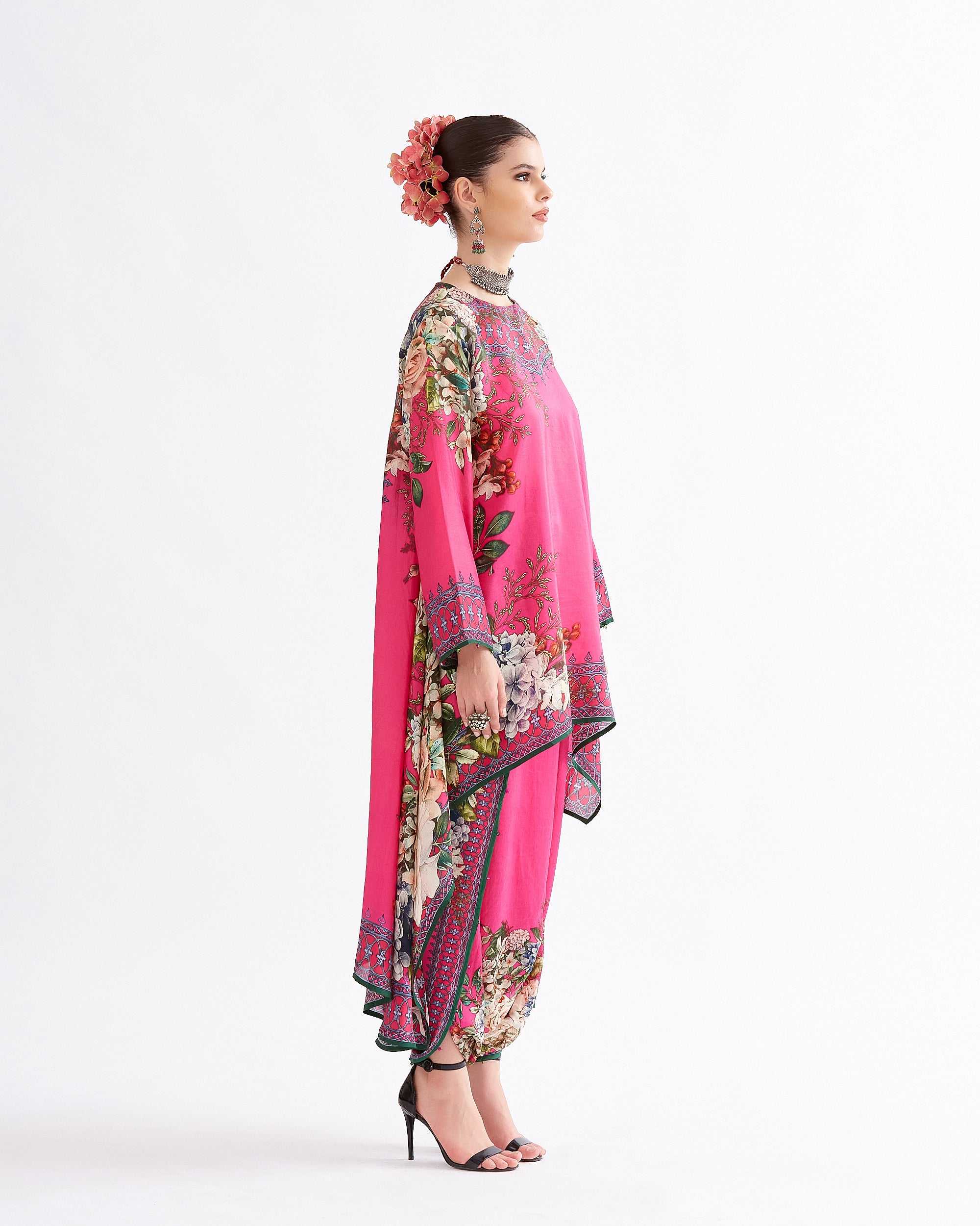 A Notting Hill Summer : Aafreen - Fuchsia