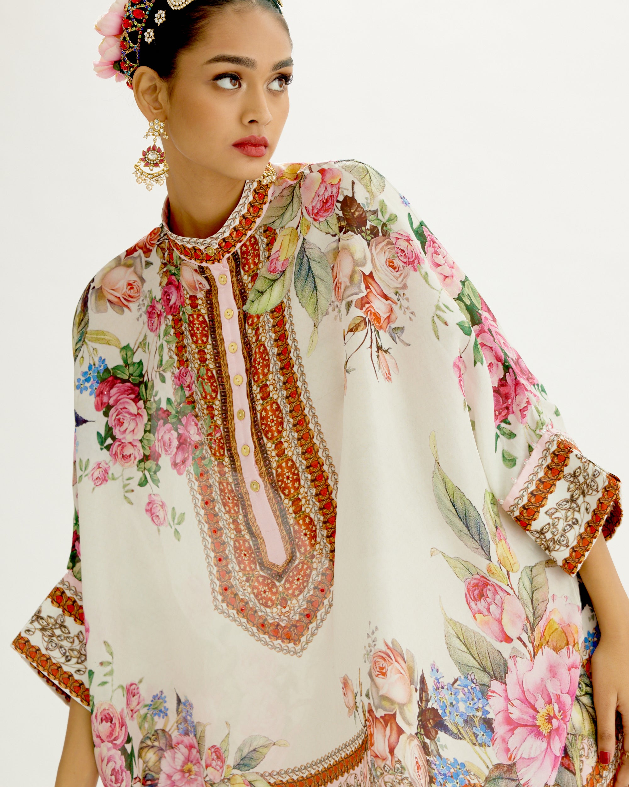 Pakeezah : Chanel - White